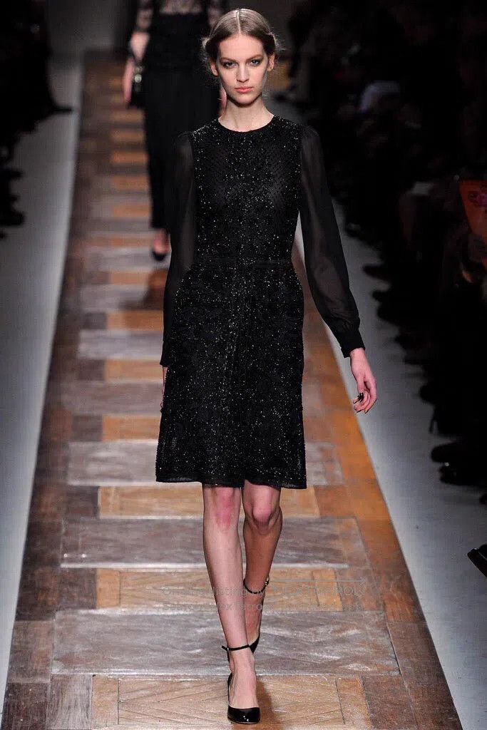 Valentino Valentino Black flower embroidered beaded evening dress Size M / US 6-8 / IT 42-44 - 9 Thumbnail