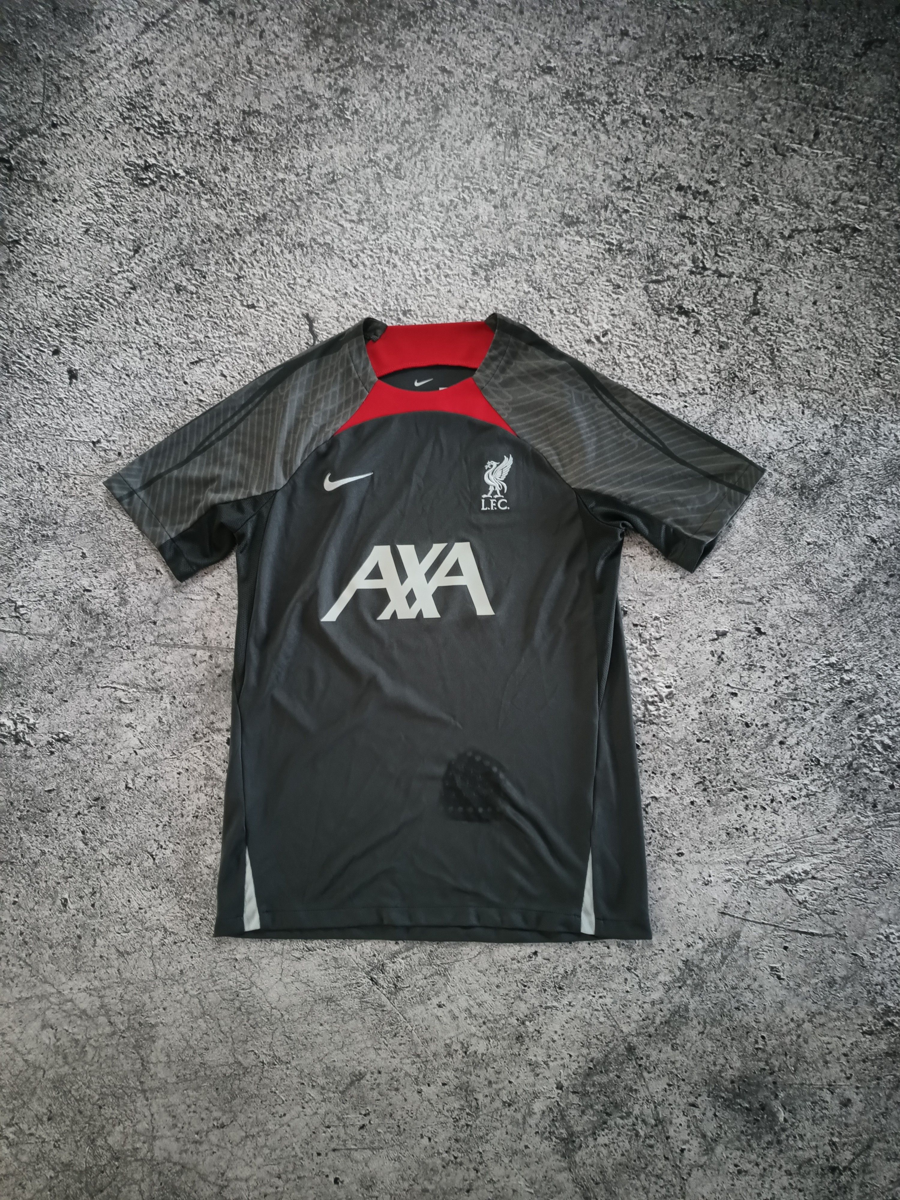 Nike Liverpool training jersey Size US M / EU 48-50 / 2 - 1 Thumbnail