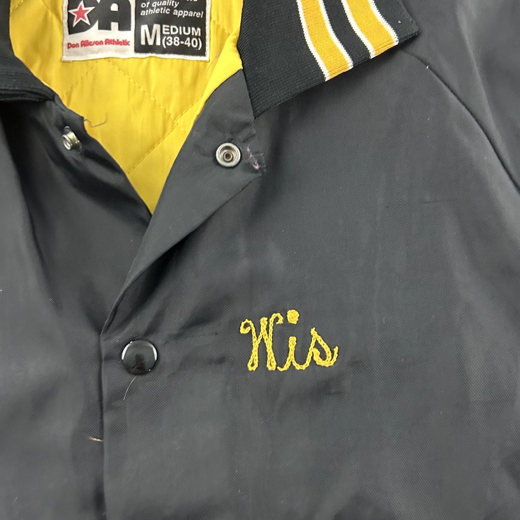 Vintage VINTAGE Don Alleson Holy Cross Snap Button Jacket Men’s Medium Black Yellow Shirt Varsity Jacket Buttons Mens Size US M / EU 48-50 / 2 - 3 Thumbnail