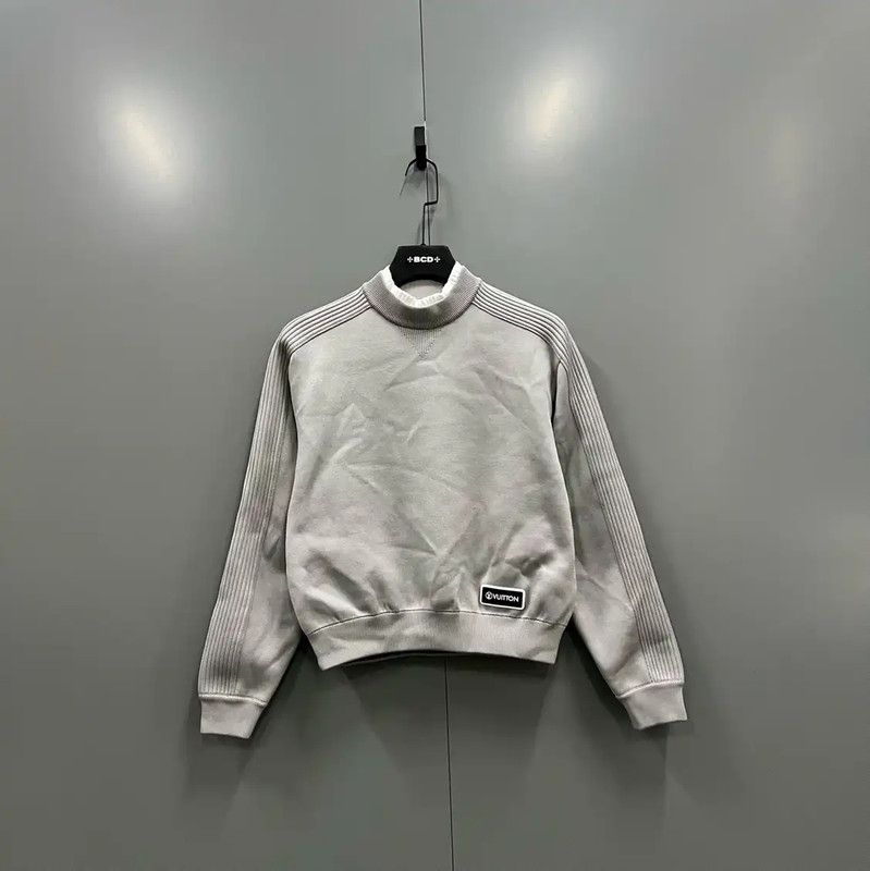Louis Vuitton Louis Vuitton Gray Cotton Long Sleeve Pullover 0089 Size S / US 4 / IT 40 - 1 Thumbnail