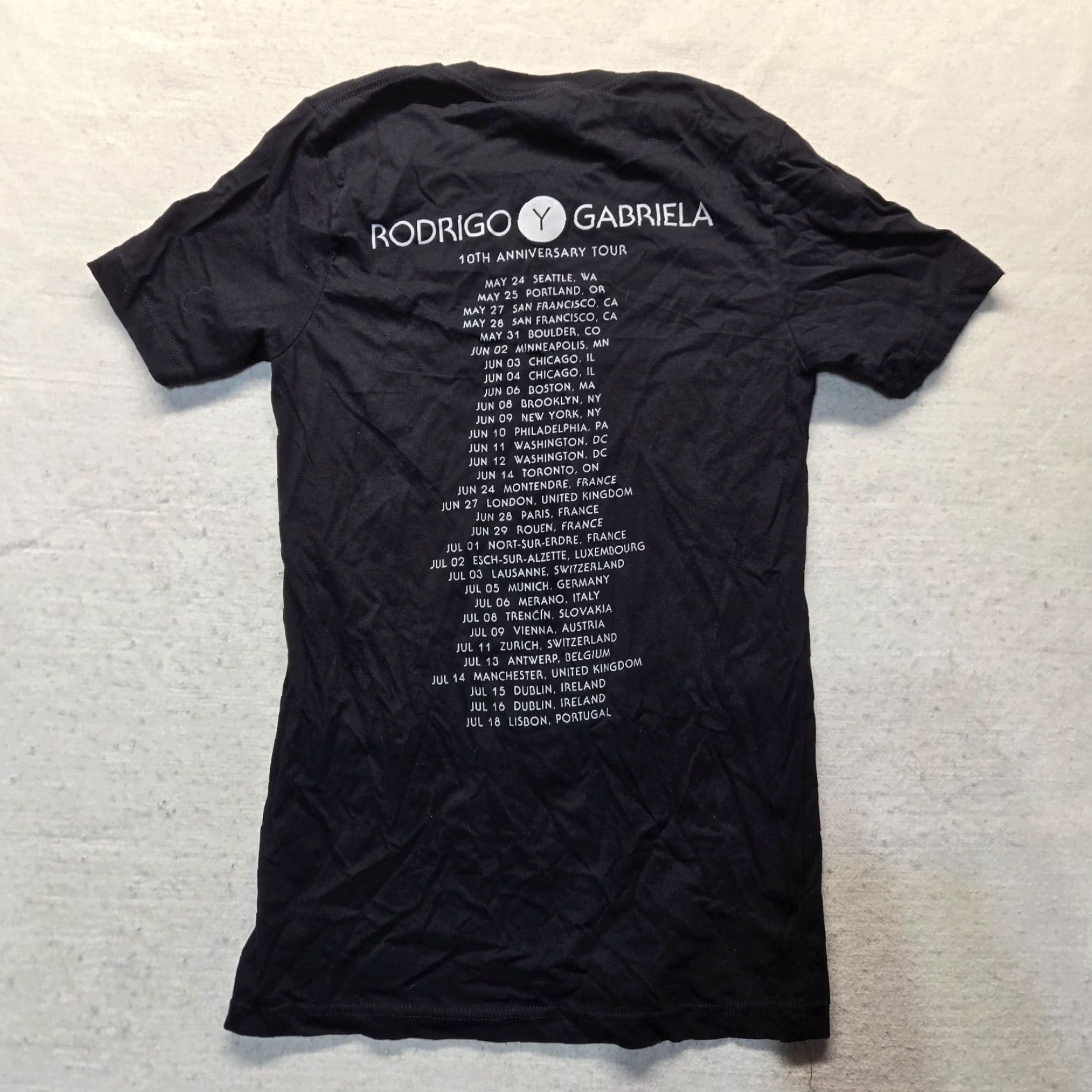 Vintage VINTAGE Rodrigo y Gabriela Shirt Unisex Adults S Brand: Canvas Black Graphic Tee 10th Anniversary Concert Memorabilia Mens Women Boys Girls Size US S / EU 44-46 / 1 - 7 Thumbnail