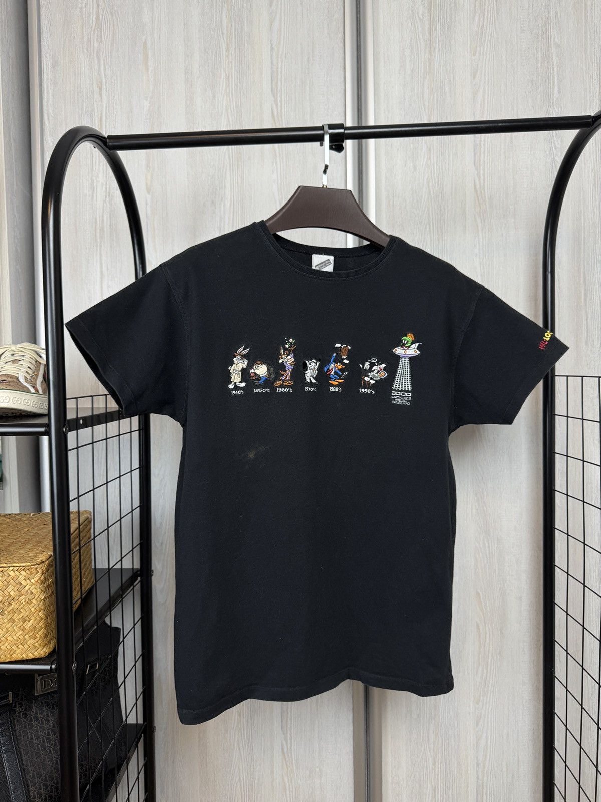 Cartoon Network Vntg 1999 Looney Tunes Decades Mil-Looney-Um movie promo tee Size US S / EU 44-46 / 1 - 1 Thumbnail