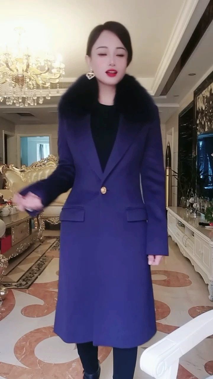 Versace Versace Main line wool fur collar coat Size M / US 6-8 / IT 42-44 - 1 Thumbnail