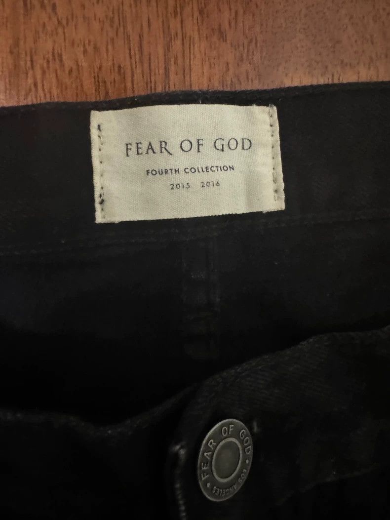 Fear of God Fear of God The main line of the fourth season is cut by t Size US 32 / EU 48 - 5 Thumbnail