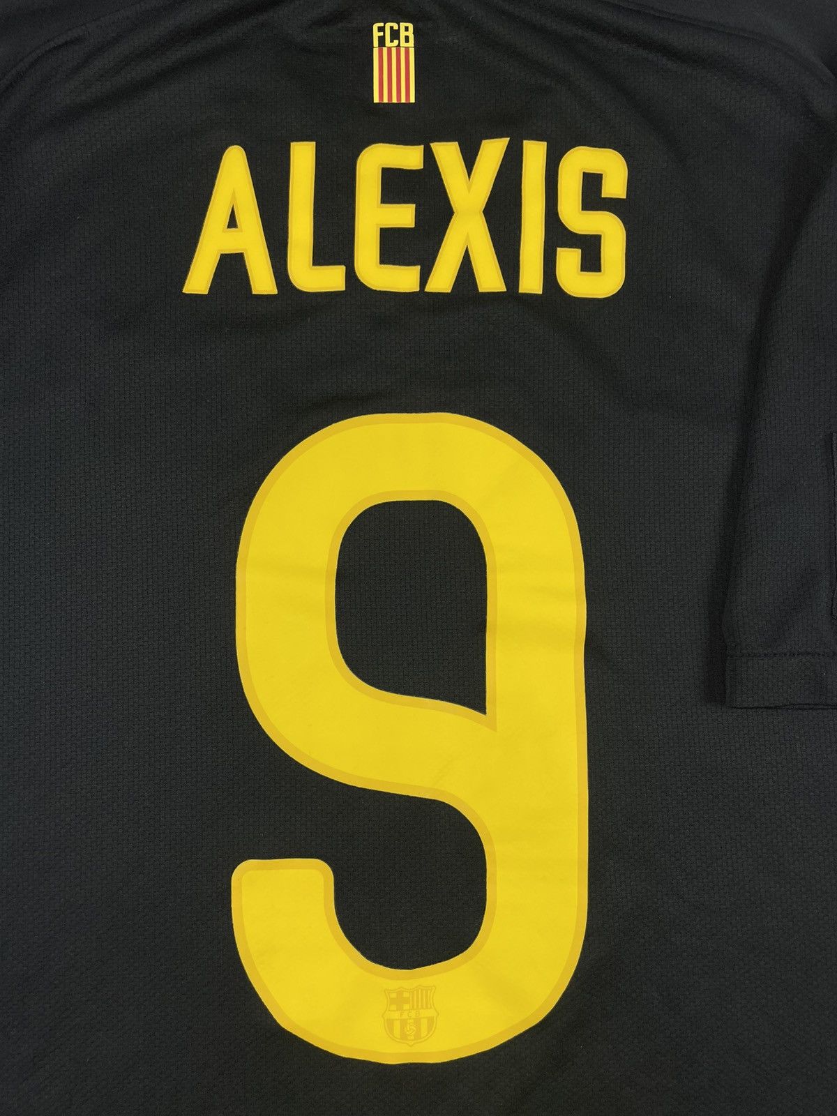 Nike Nike L FC Barcelona 11/12 Away Jersey Alexis Sánchez OG Size US L / EU 52-54 / 3 - 18 Thumbnail