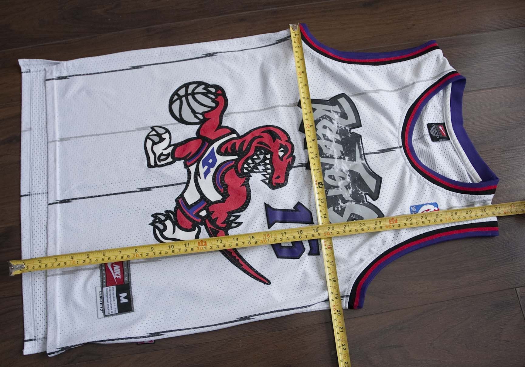 NBA × Nike × Vintage Vince Carter Nike Toronto Raptors Jersey Size M White Size US M / EU 48-50 / 2 - 5 Thumbnail