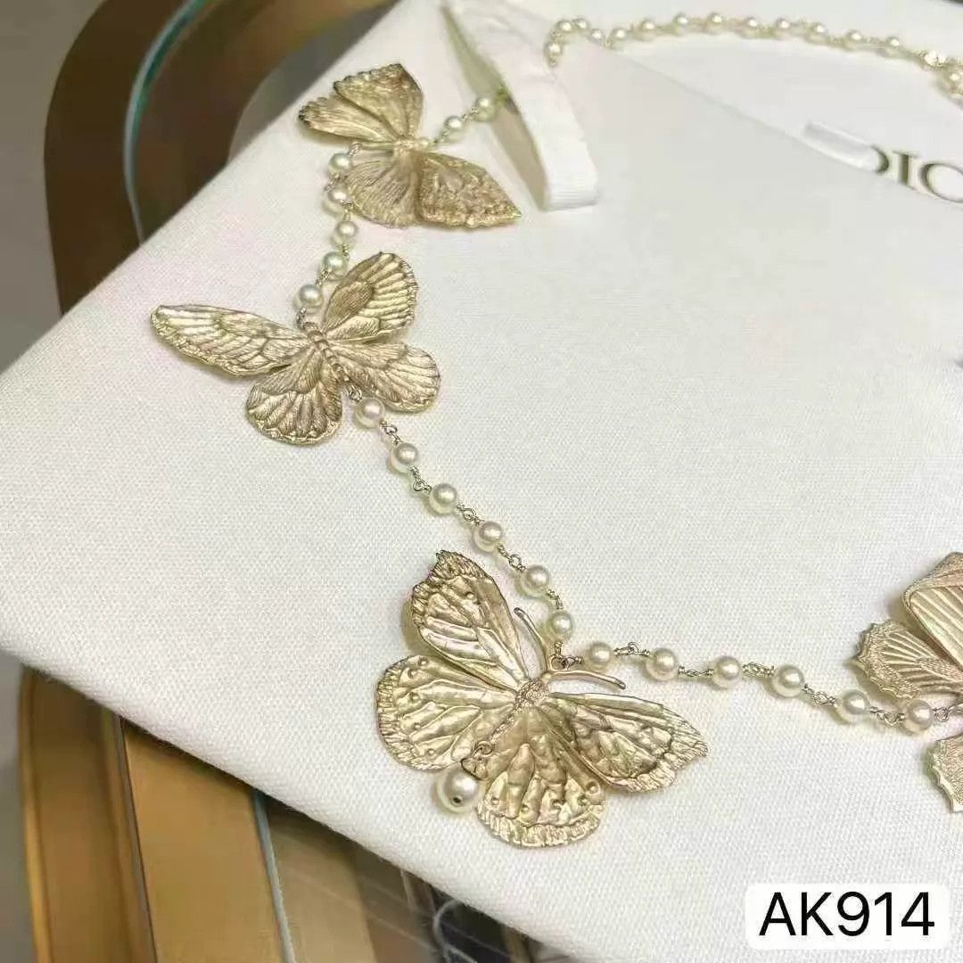 Dior Dior S24 Metamorphose Gold Butterfly Necklace Rare Size ONE SIZE - 4 Thumbnail
