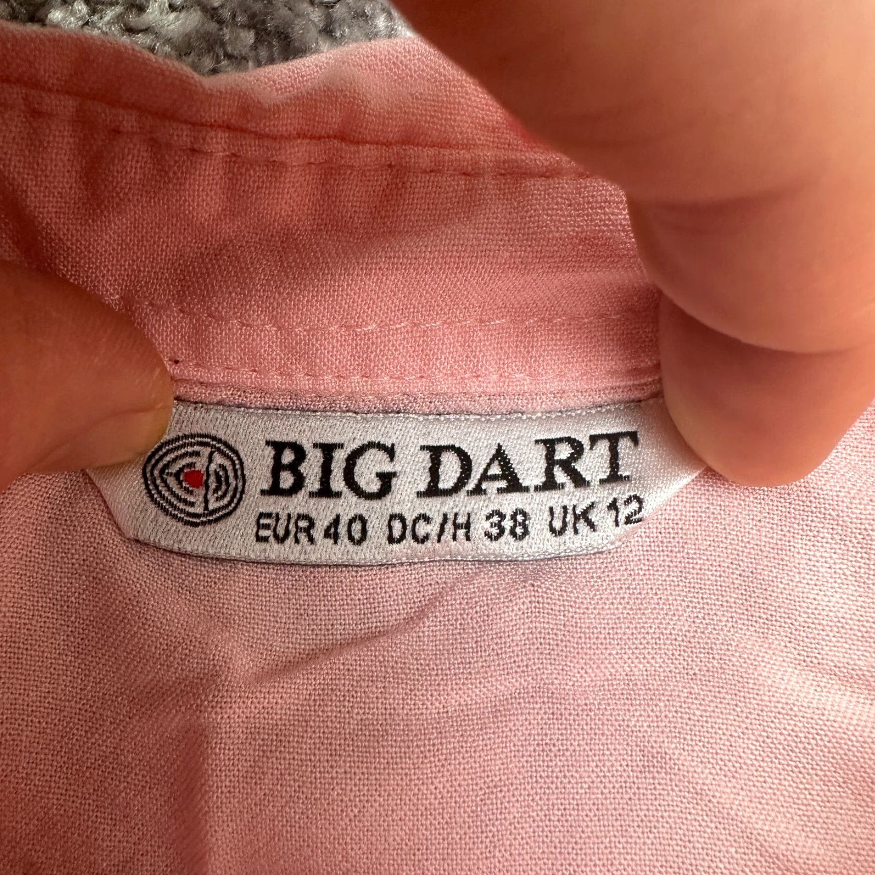 Vintage VINTAGE Big Dart Button-Up Shirt Womens 8 Peach Long Sleeve Knit Rayon Casual Top 90s Designer Womens Size M / US 6-8 / IT 42-44 - 4 Thumbnail