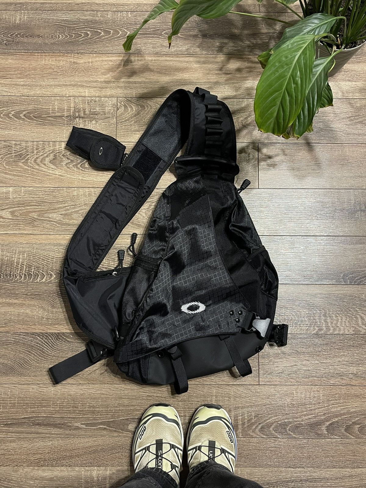 Oakley Oakley Tactical 2002’s Sling Bag / Crossbody Grailed