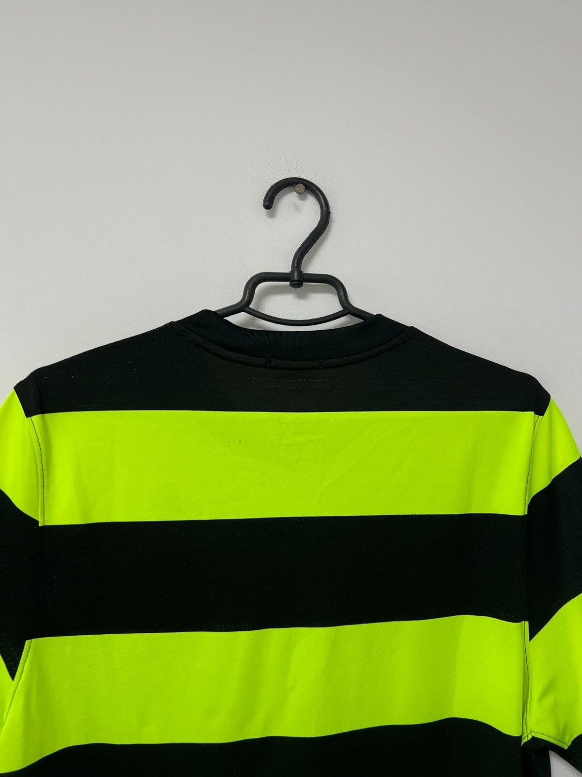 Nike Vintage Celtic 2009-2010Football Shirt Scotland Nike sz M Size US M / EU 48-50 / 2 - 18 Thumbnail