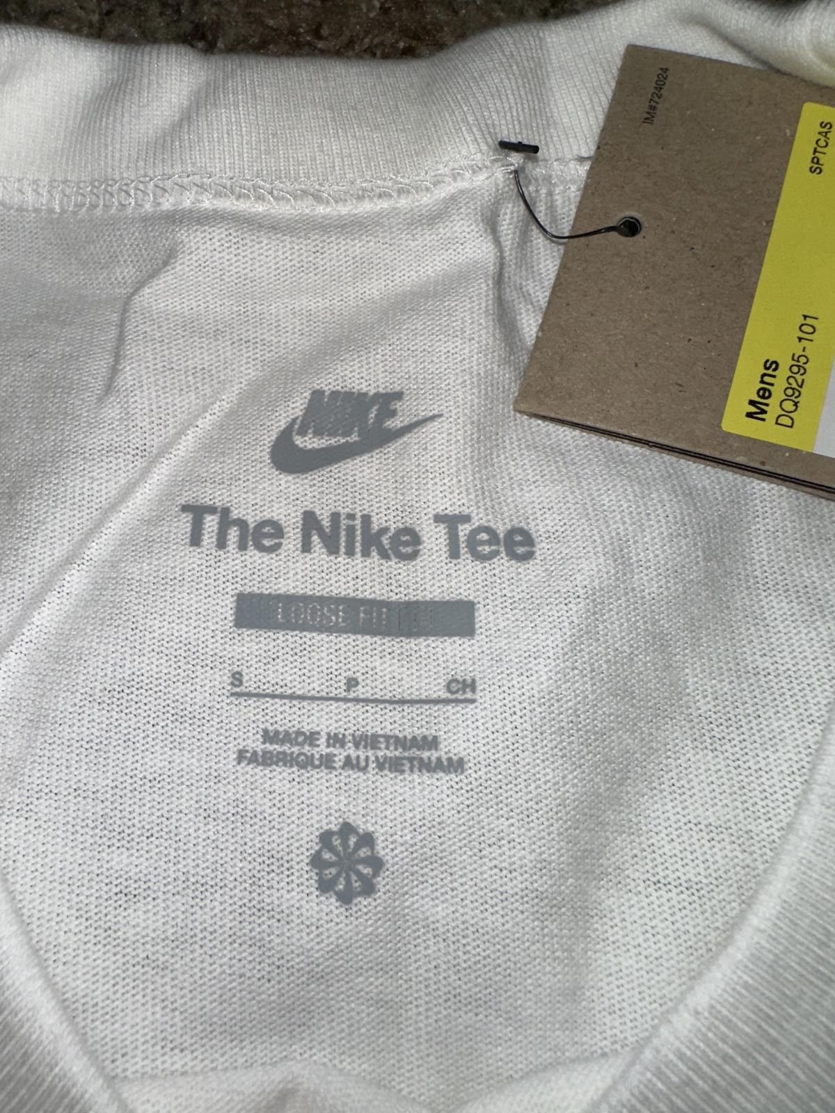 Nike Nike Sportswear Men’s Premium Essentials Pocket T-Shirt Size US S / EU 44-46 / 1 - 2 Thumbnail
