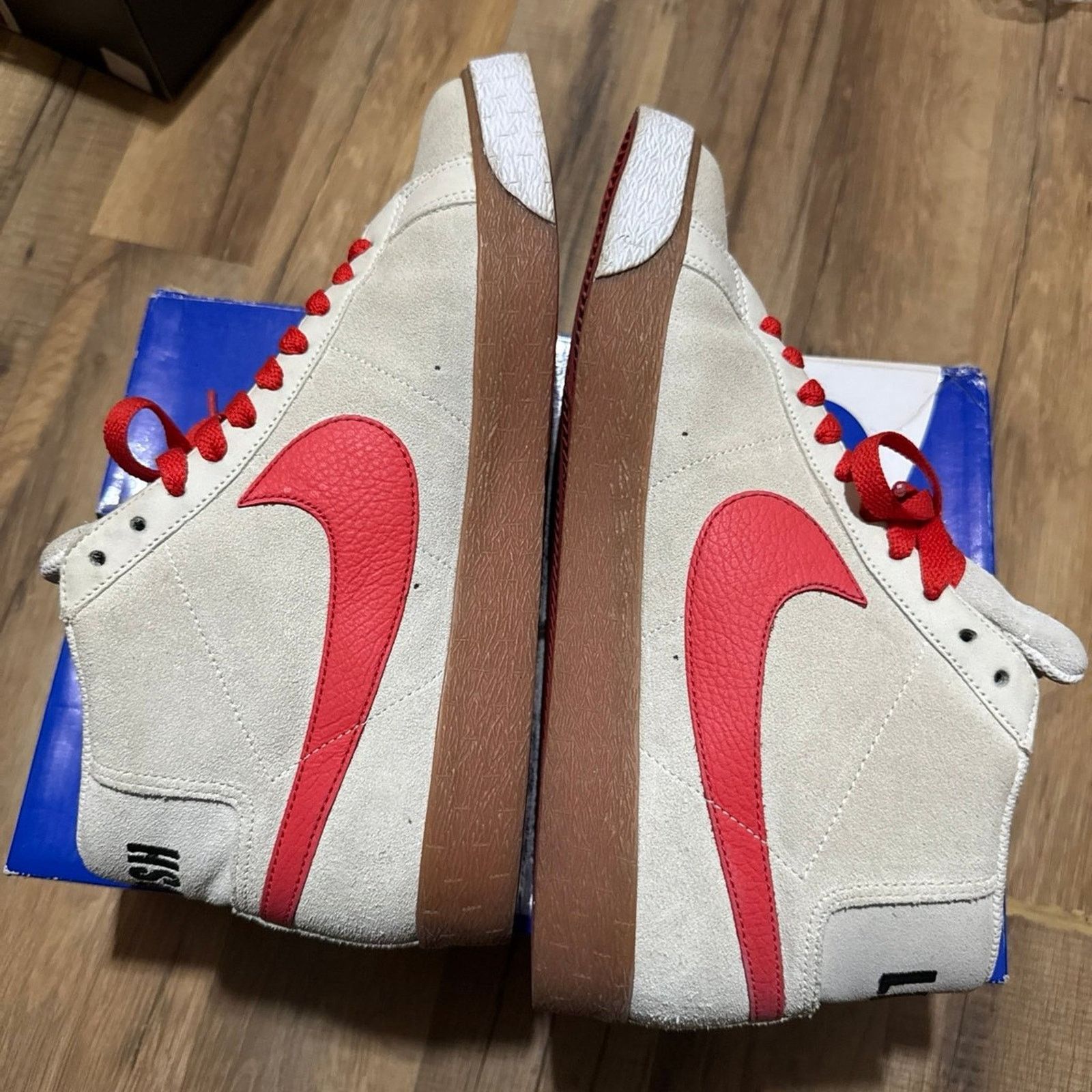 Nike 2009 Nike Blazer Sb Premium Swoosh Life White Hot Red Size US 10.5 / EU 43-44 - 7 Thumbnail