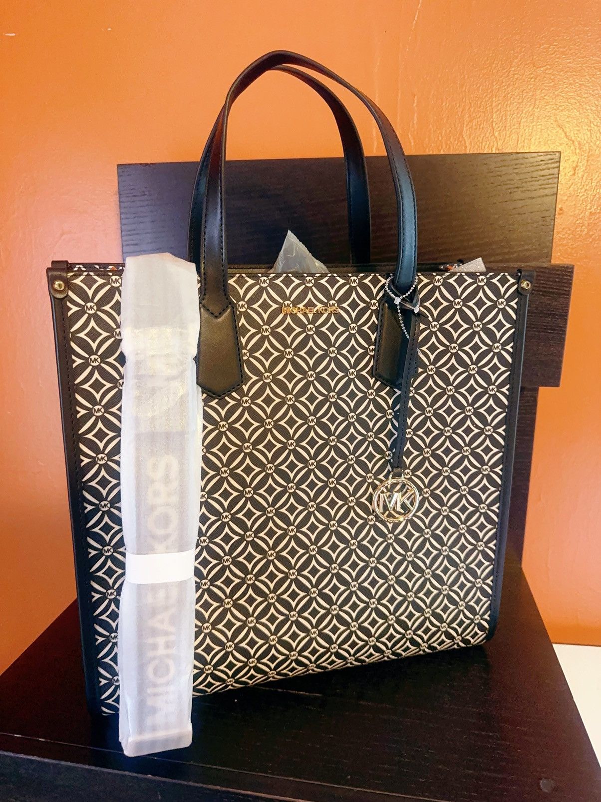 Michael Kors Michael Kors MAPLE Black Light Cream NS Tote Bag Large Size ONE SIZE - 1 Thumbnail