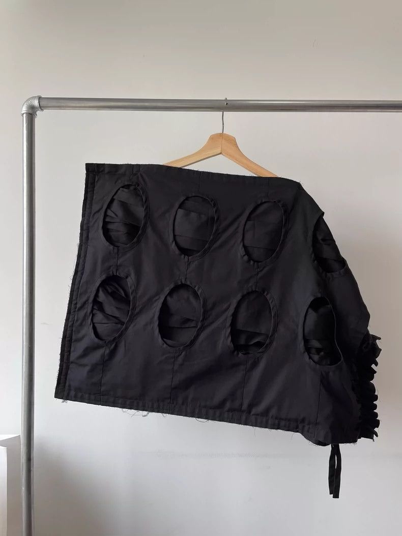 Comme des Garcons Comme Des Garcons Black hole top 2502-Nextarrow Size M / US 6-8 / IT 42-44 - 2 Thumbnail