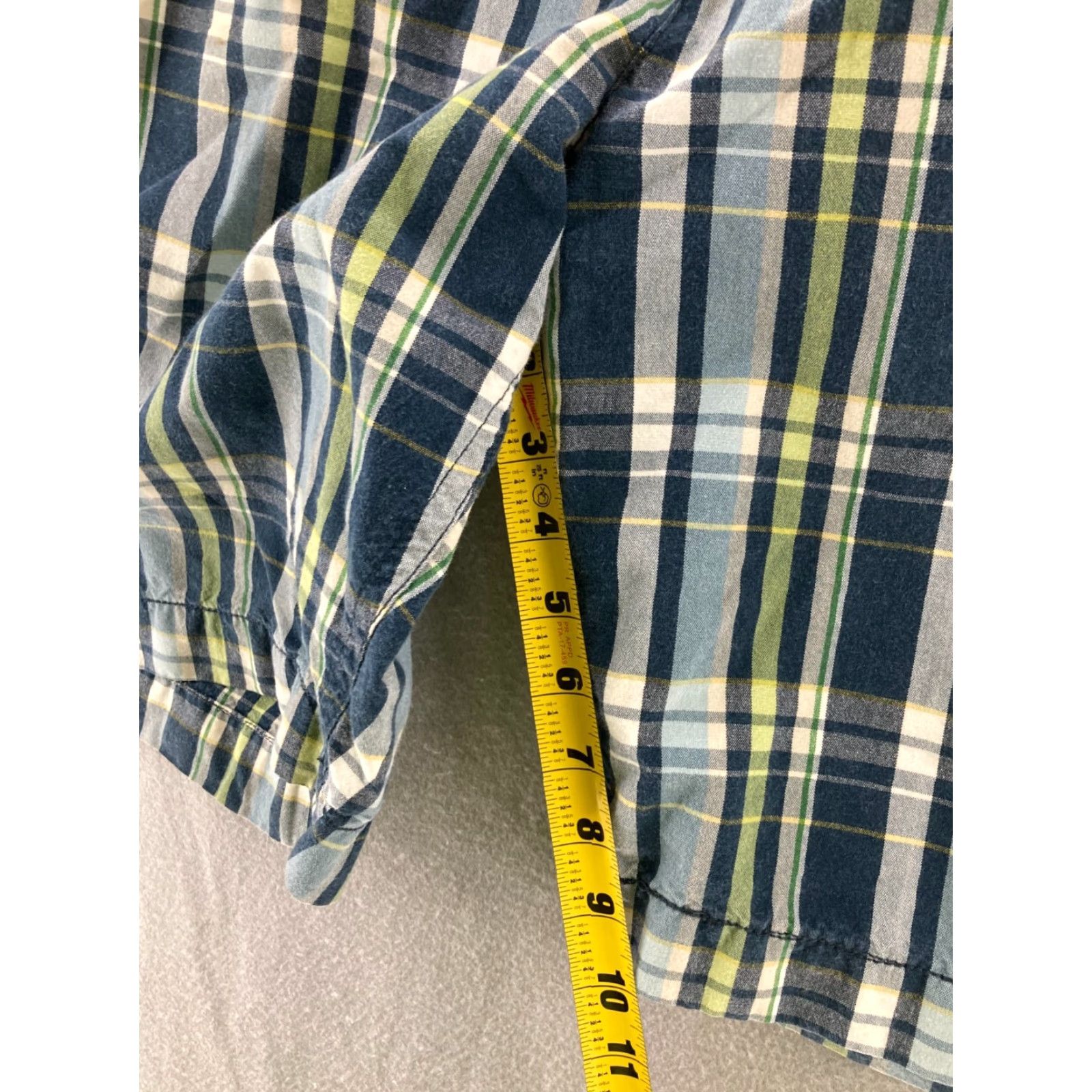 American Eagle Outfitters American Eagle Outfitters Bermuda Shorts Mens 36 Bermuda Plaid Multicolor Cotton Blend Flat Front Casual Bermuda 36 Mens Size US 36 / EU 52 - 4 Thumbnail