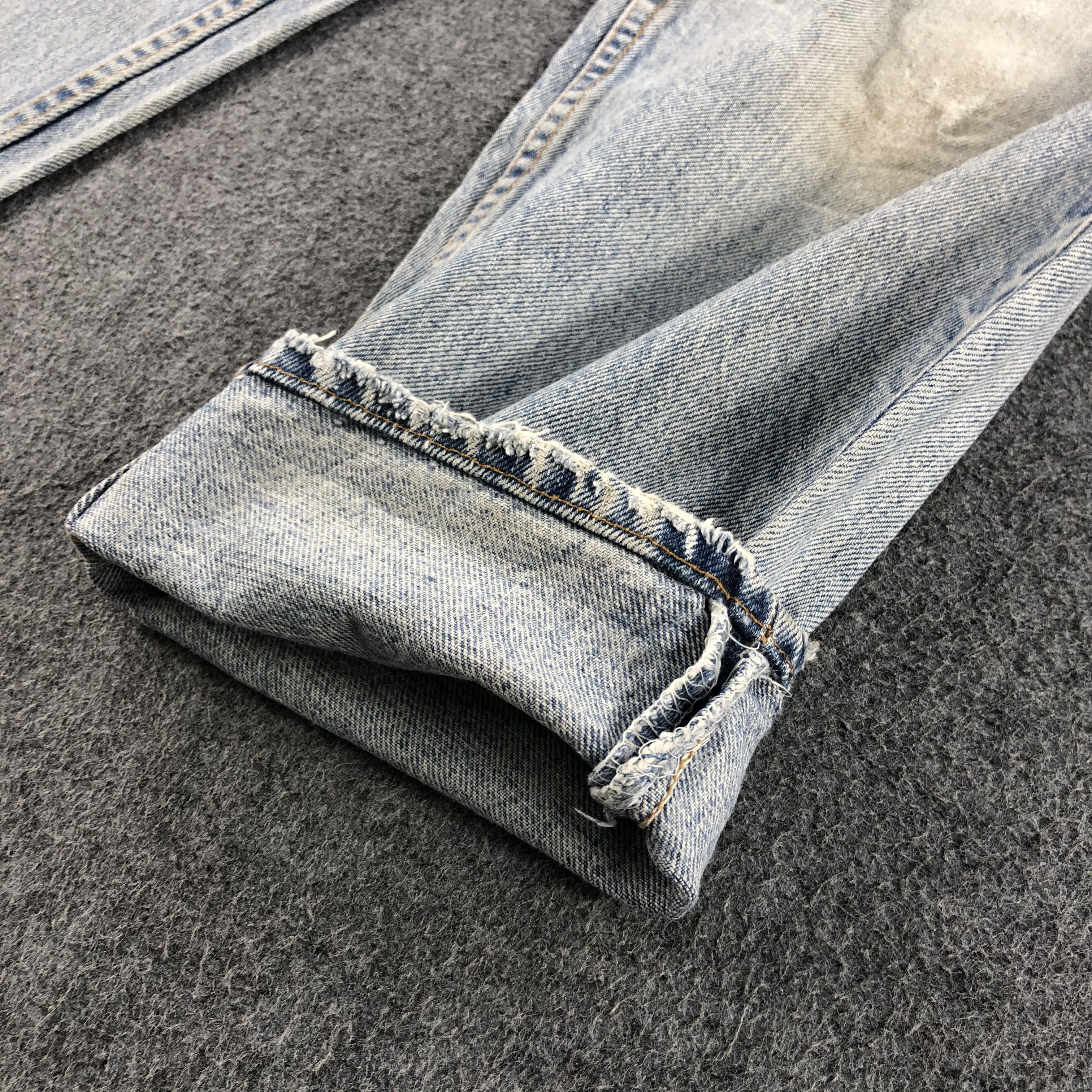 Levi's Vintage 90s Light Wash Levis 550 Jeans-J1248 Size US 29 - 7 Thumbnail