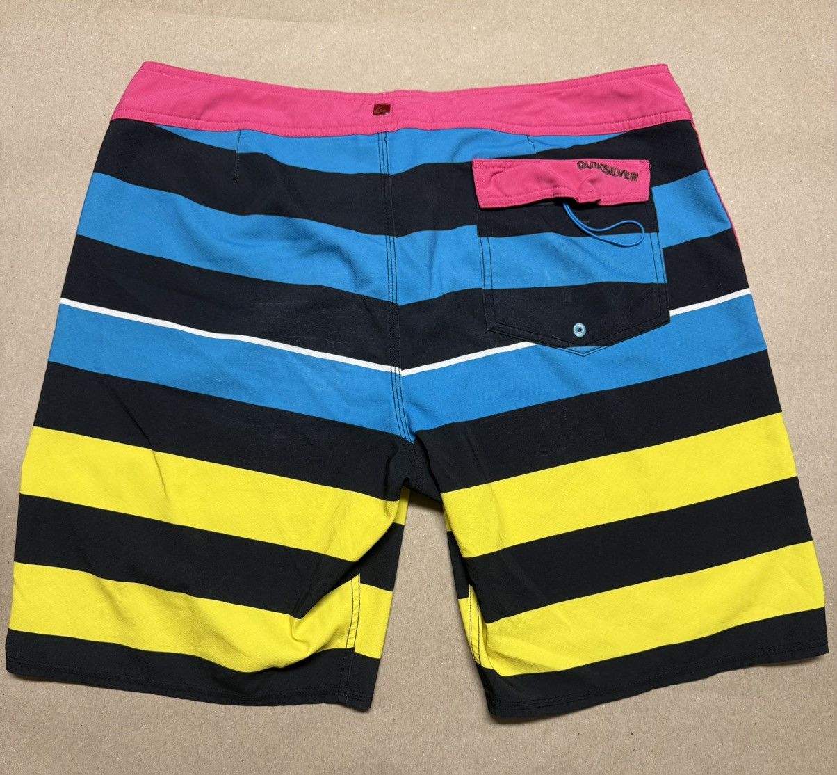 Quiksilver Quicksilver Beach Board shorts Multi Color size 38 Rare! Size US 38 / EU 54 - 2 Thumbnail