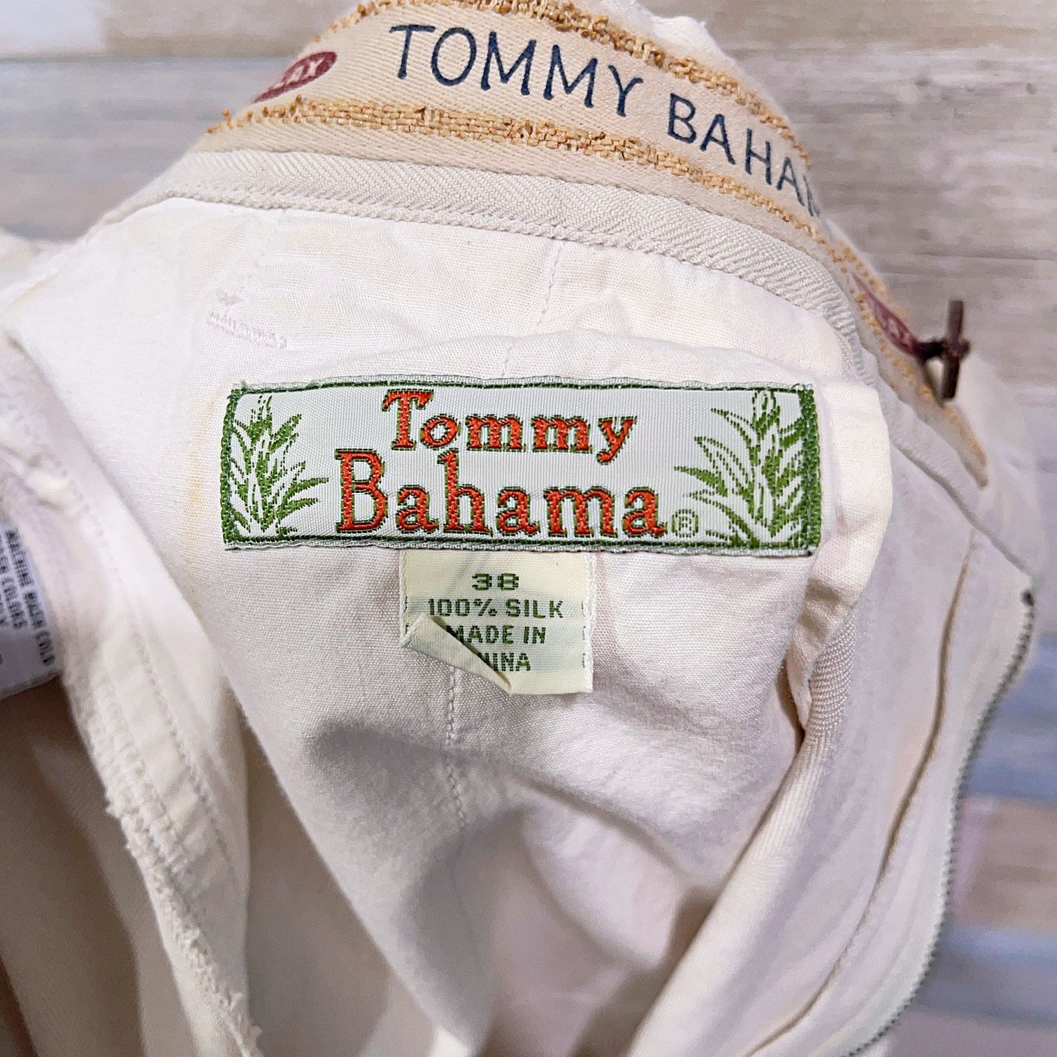 Tommy Bahama Tommy Bahama Silk 8 Inch Pleat Dress Short Beige Vacation 38 Size US 38 / EU 54 - 6 Thumbnail