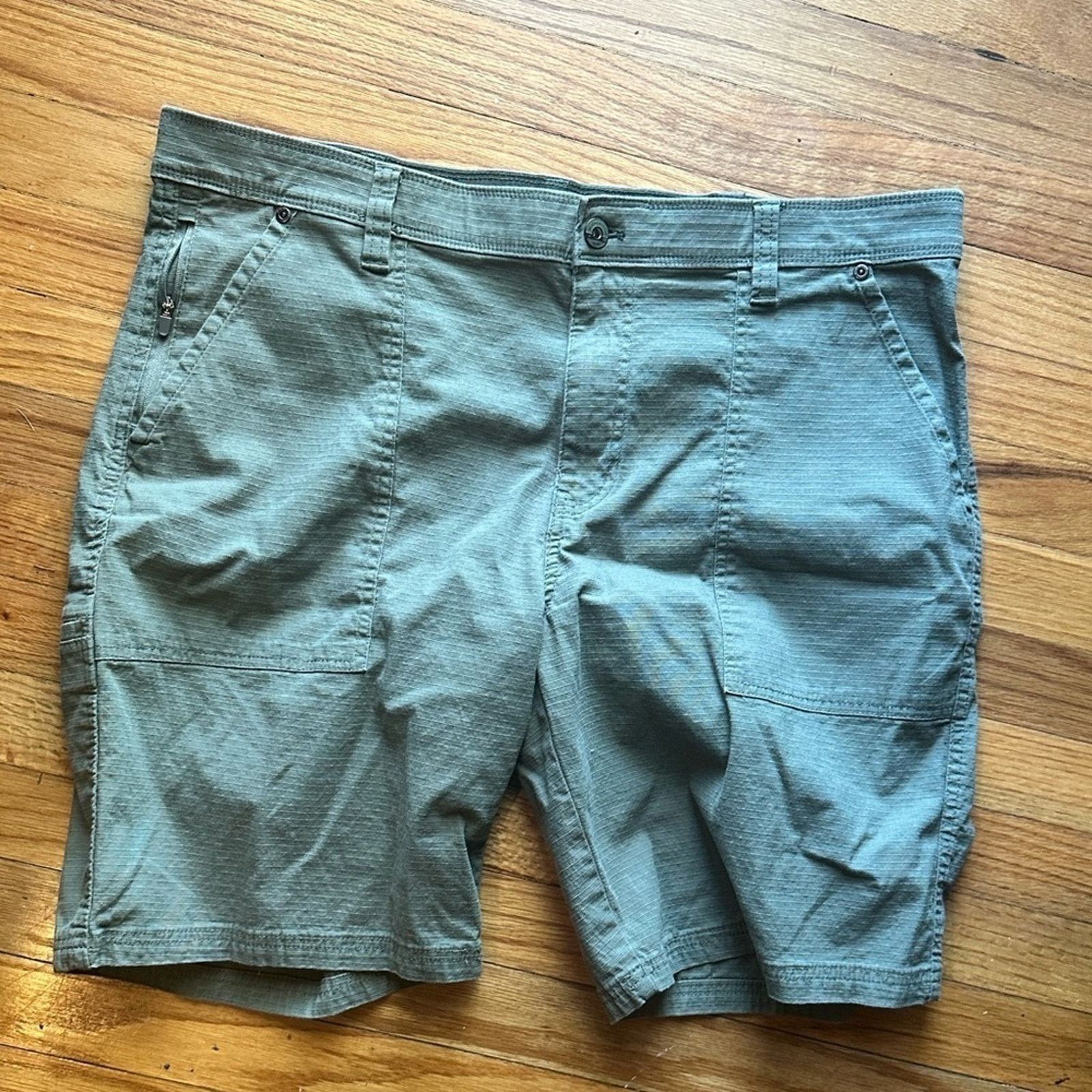 Weatherproof Weatherproof Green Casual Shorts – Size 38 Size US 38 / EU 54 - 1 Thumbnail