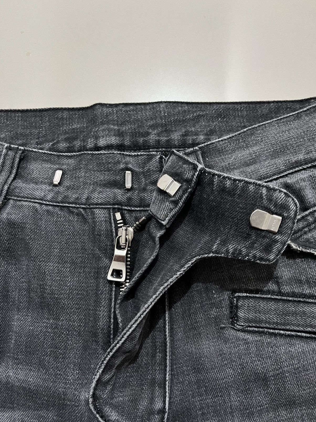 Balmain SS2011 BALMAIN BY DECARNIN EAGLE COIN SELVEDGE BIKER JEANS Size US 30 / EU 46 - 5 Thumbnail
