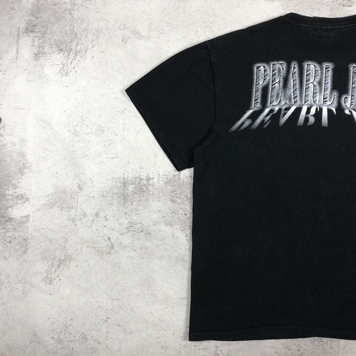 Vintage Vintage Pearl Jam 90s Grunge Band Tee Size US S / EU 44-46 / 1 - 15 Thumbnail