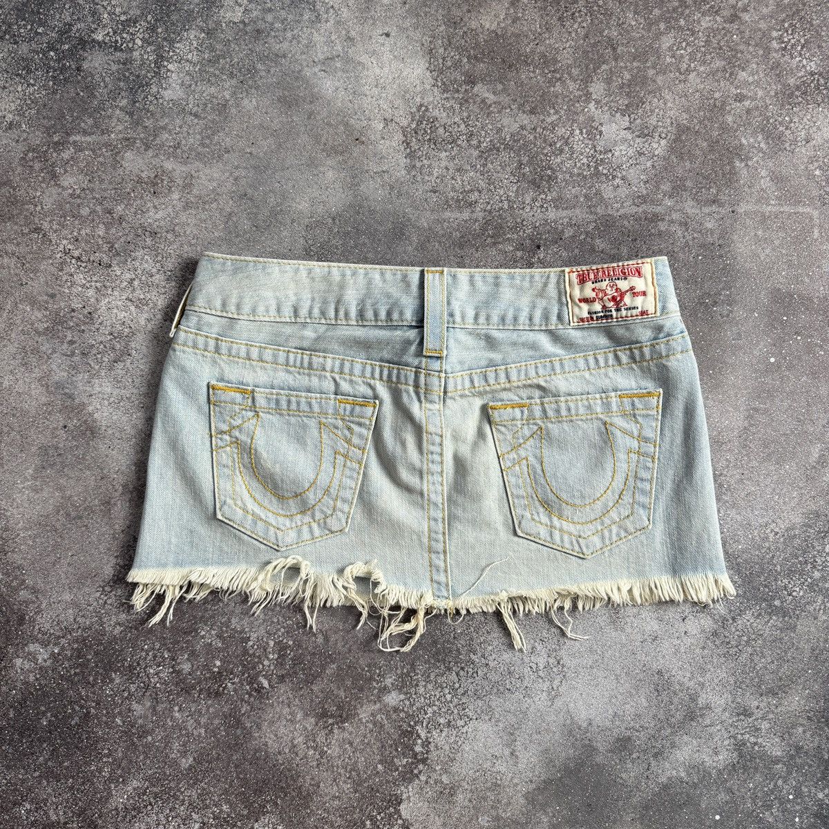 True Religion True Religion Y2K Distressed Denim Sexy Mini Skirt Size 27" / US 4 / IT 40 - 1 Thumbnail