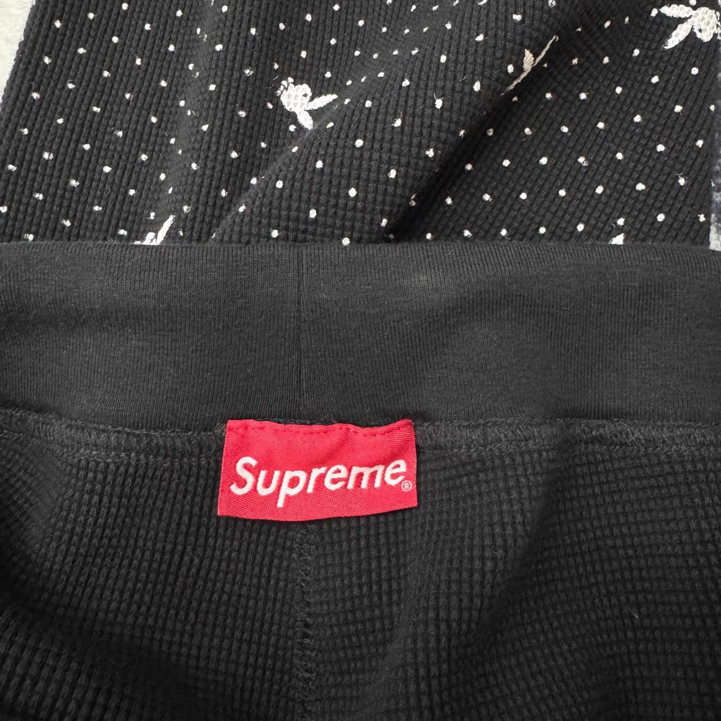 Supreme Supreme x PlayBoy Black All-Ove Embroidered Sweatpants。Q10 Size US 36 / EU 52 - 4 Thumbnail