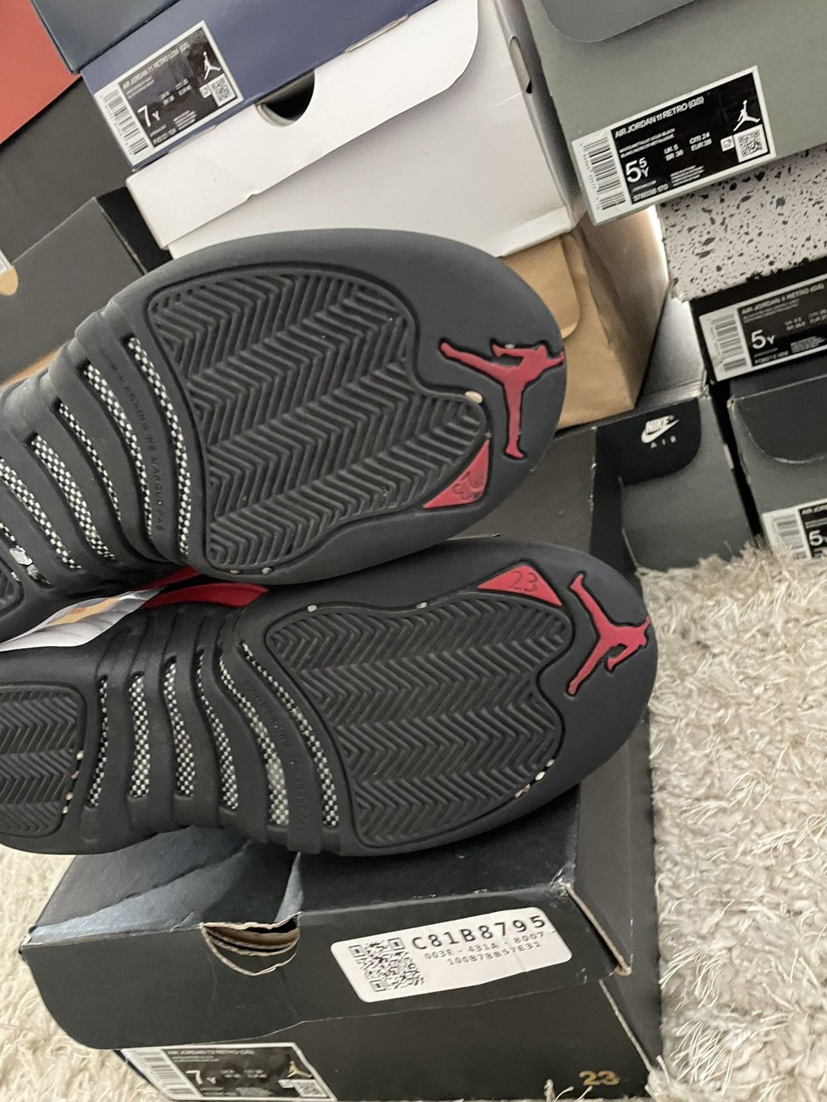 Jordan Brand Jordan 12 Taxi Flip Size US 7 / EU 40 - 9 Thumbnail