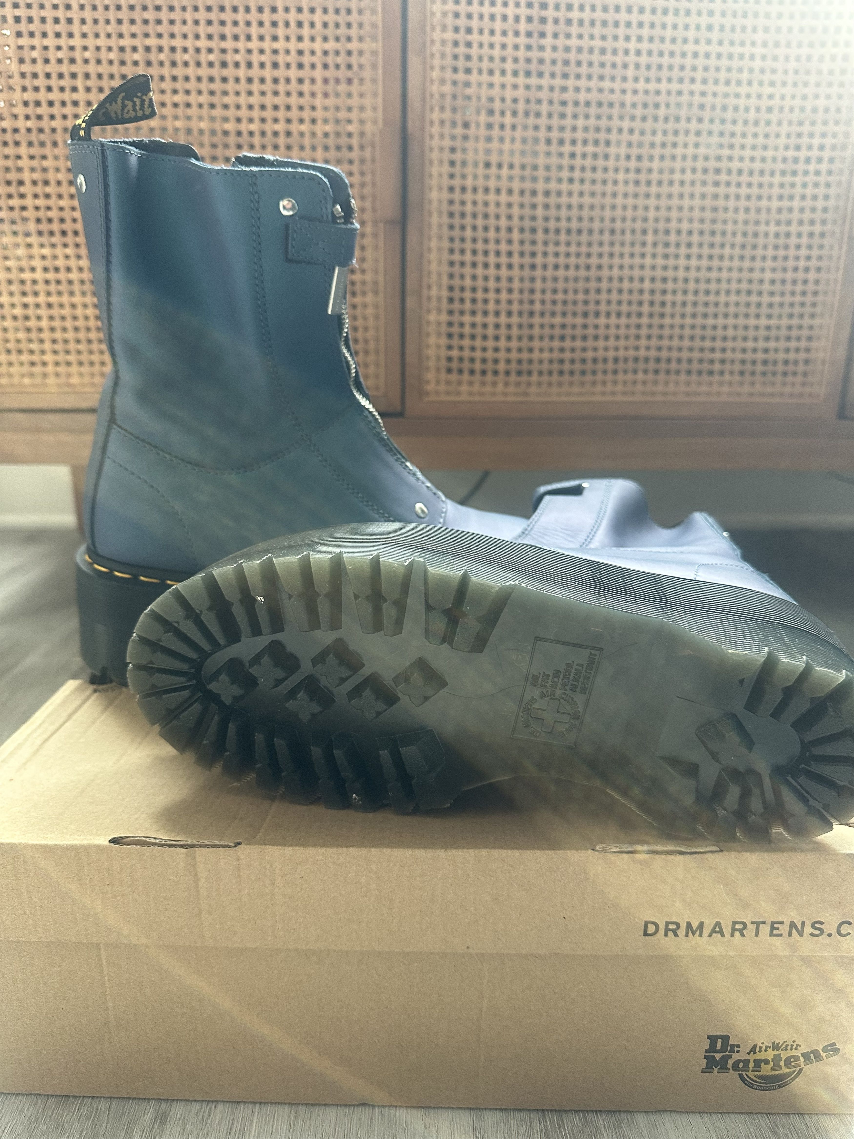 Dr. Martens Dr. Martens Jetta Hi Max Size US 9 / EU 42 - 5 Thumbnail