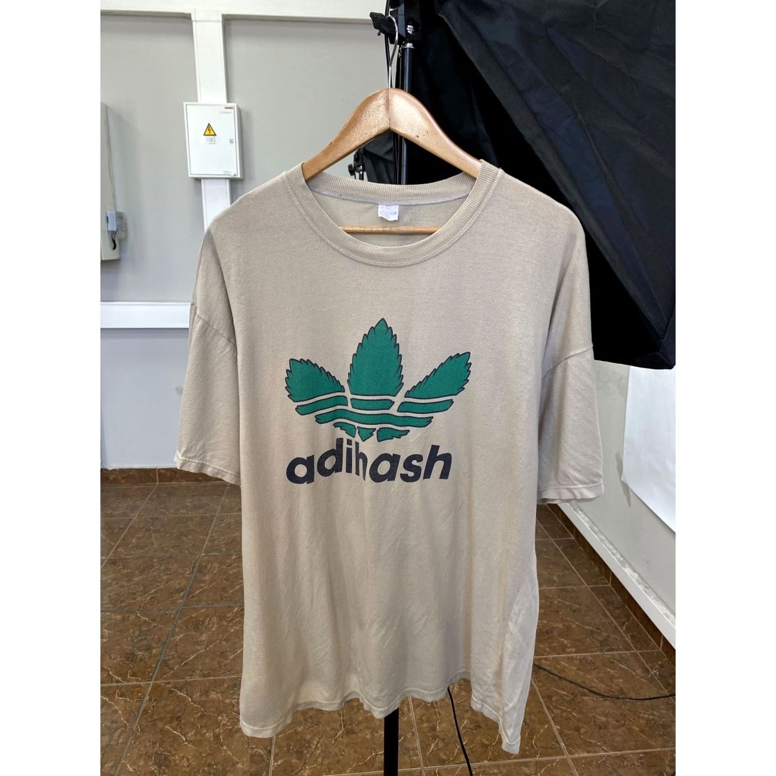 Vintage VINTAGE Cannabis Adihash T-Shirt 90s Beige XL/XXL Men Large Rare Y2K Hype Shirts Mens Size US XL / EU 56 / 4 - 2 Thumbnail