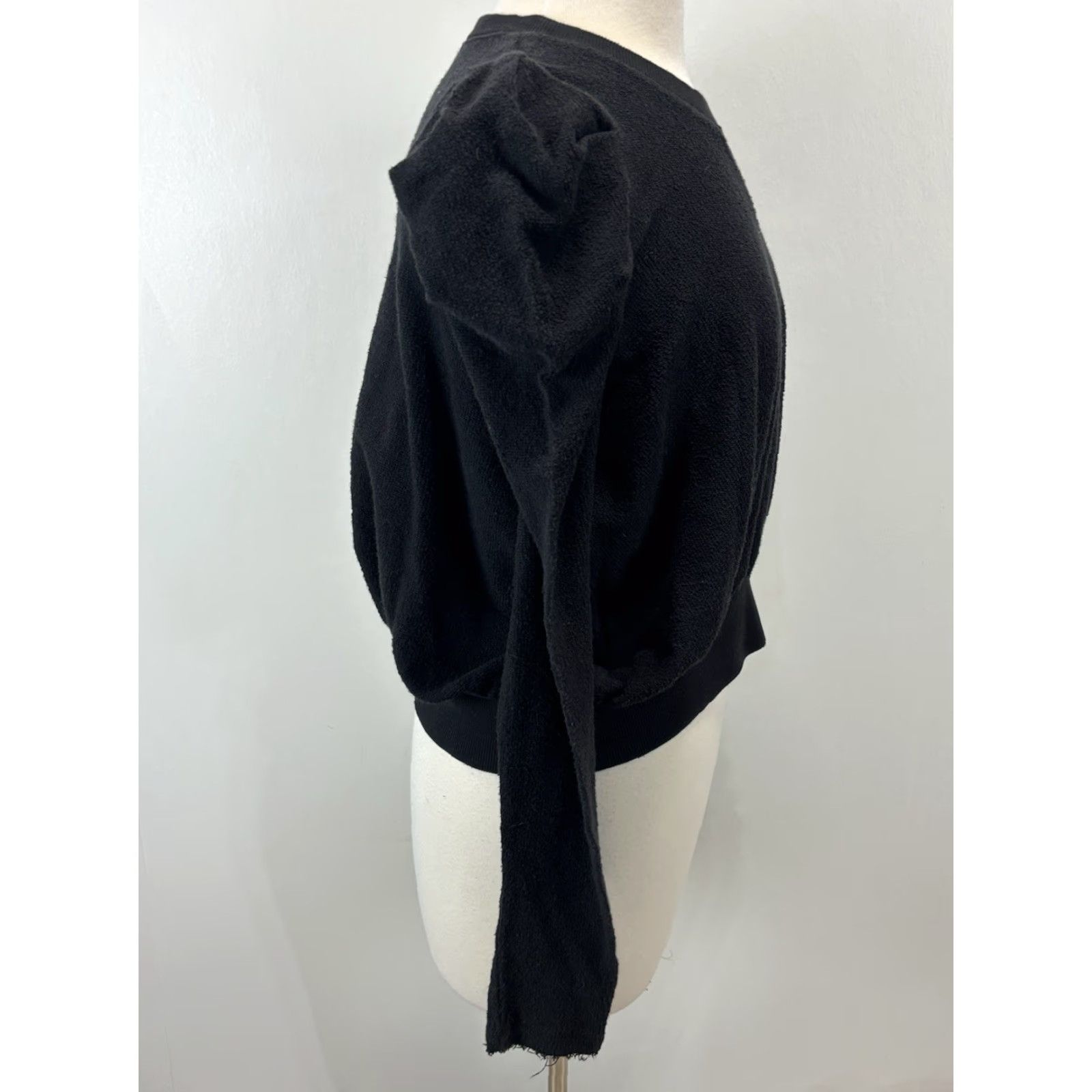Free People VINTAGE Free People Crop Sweatshirt Women’s Medium Black Bohemian Puff Sleeve Pullover Activewear Size M / US 6-8 / IT 42-44 - 4 Thumbnail