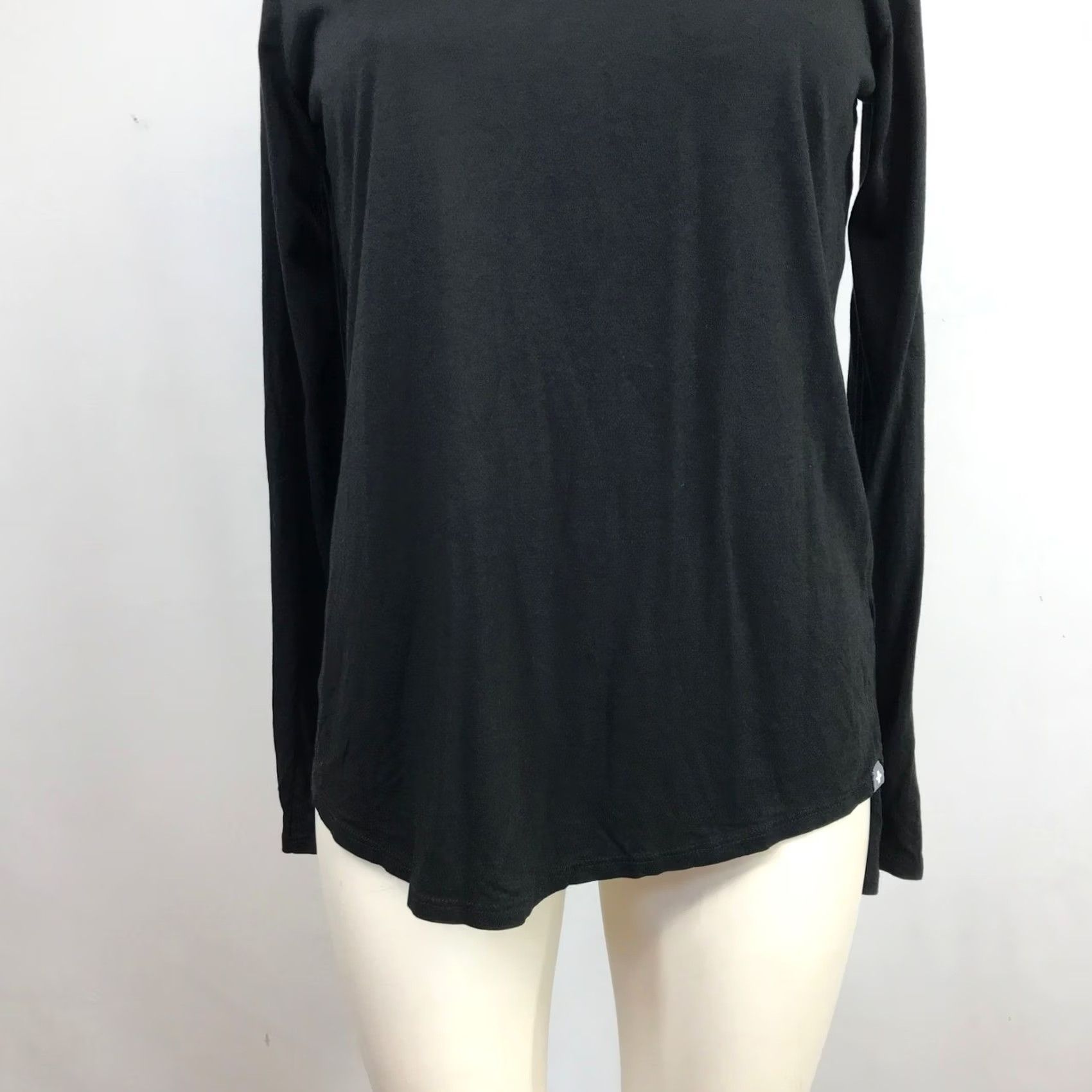 Logo 7 FIGS Shirt Mens S Black Super Soft Long Sleeve Underscrub Aya Healthcare Logo Size US S / EU 44-46 / 1 - 3 Thumbnail