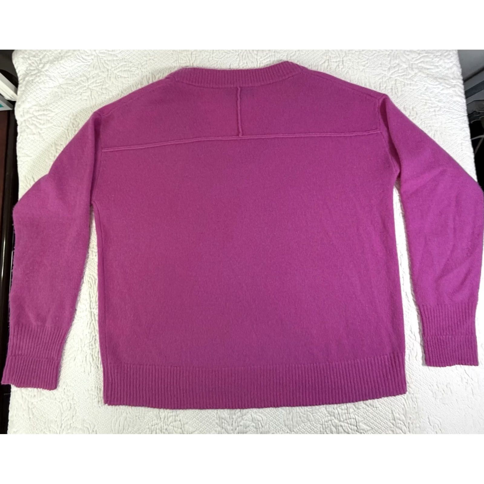 Michael Stars VINTAGE? No. Michael Stars Pink Cashmere V-Neck Pullover Sweater XS Women Long Sleeve Pullover Shirt? Size XS / US 0-2 / IT 36-38 - 2 Thumbnail