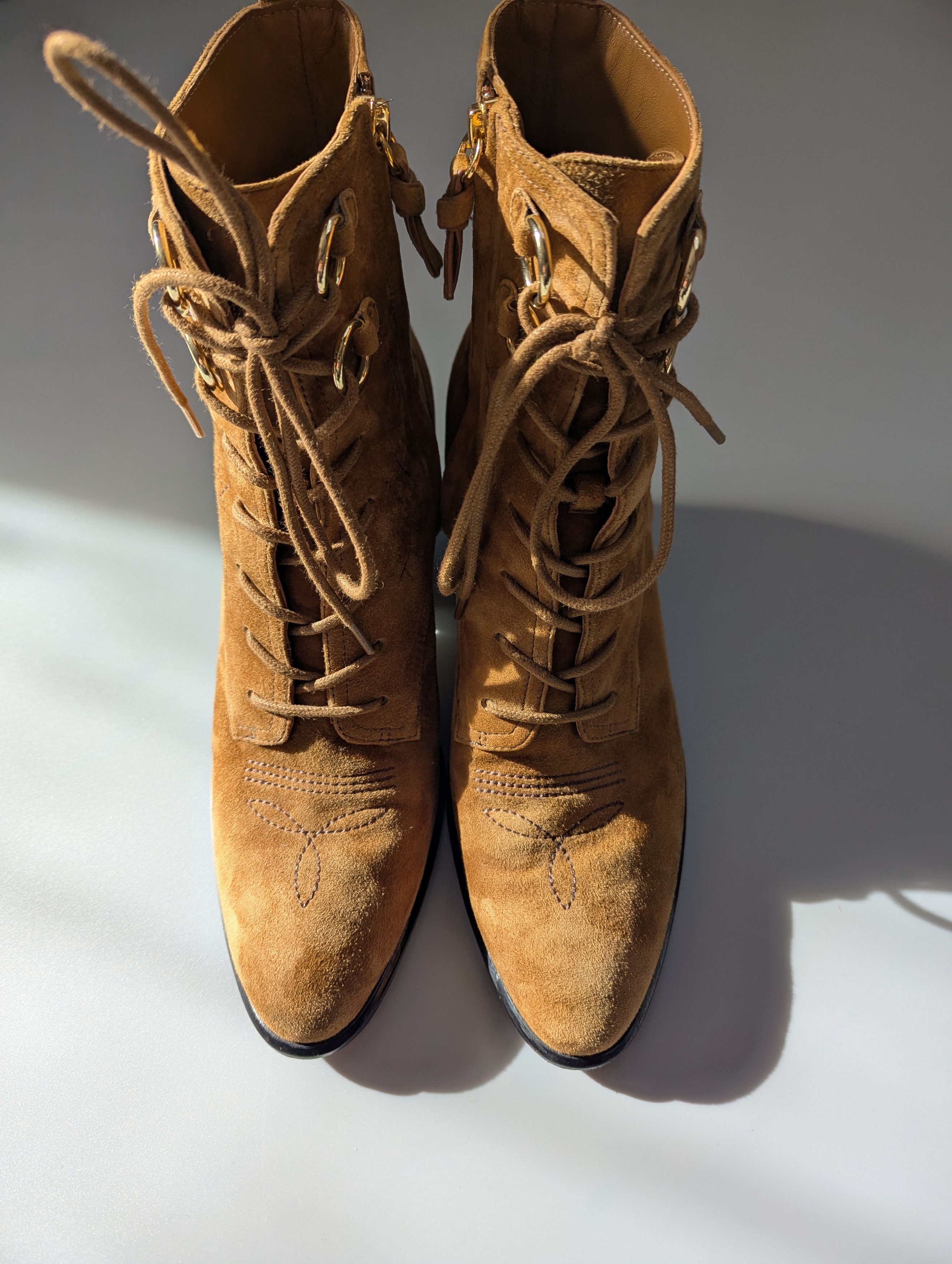 Diane von Furstenberg × Japanese Brand Diane Von Furstenberg Dakota Suede Ankle Boots Size US 8 / IT 38 - 4 Thumbnail