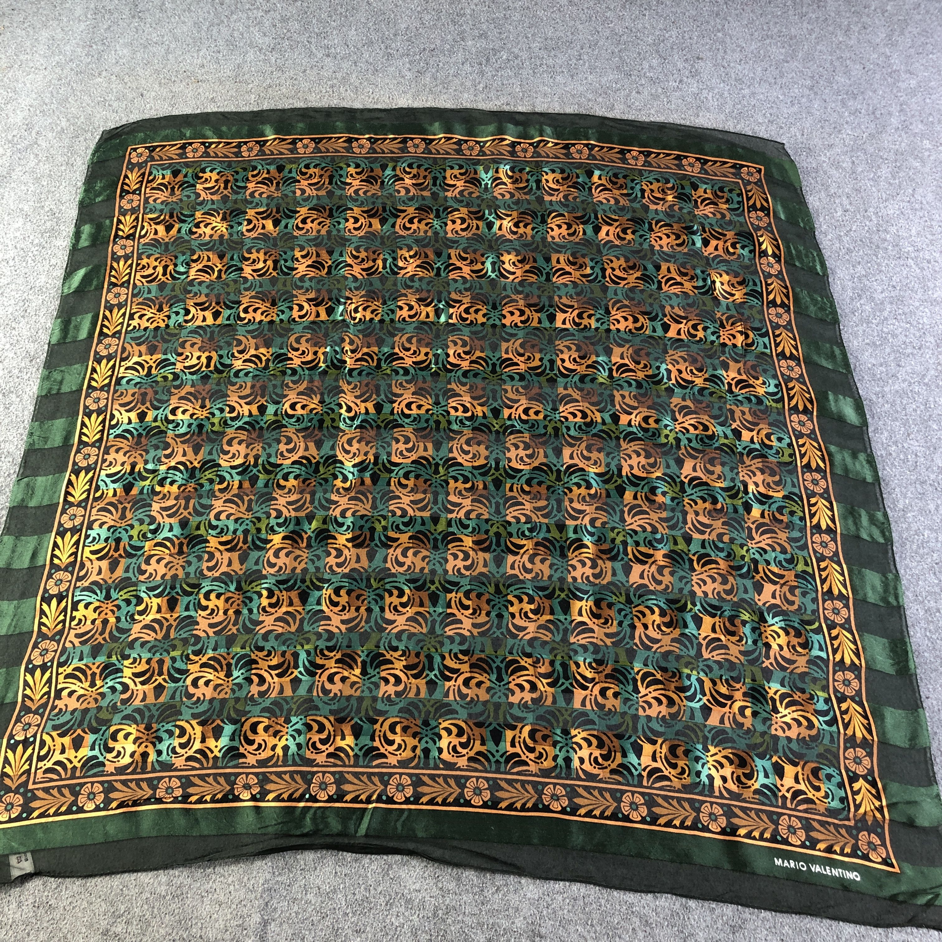 Vintage Mario Valentino Luxury Baroque Silk Scarf M1023 Size ONE SIZE - 2 Thumbnail
