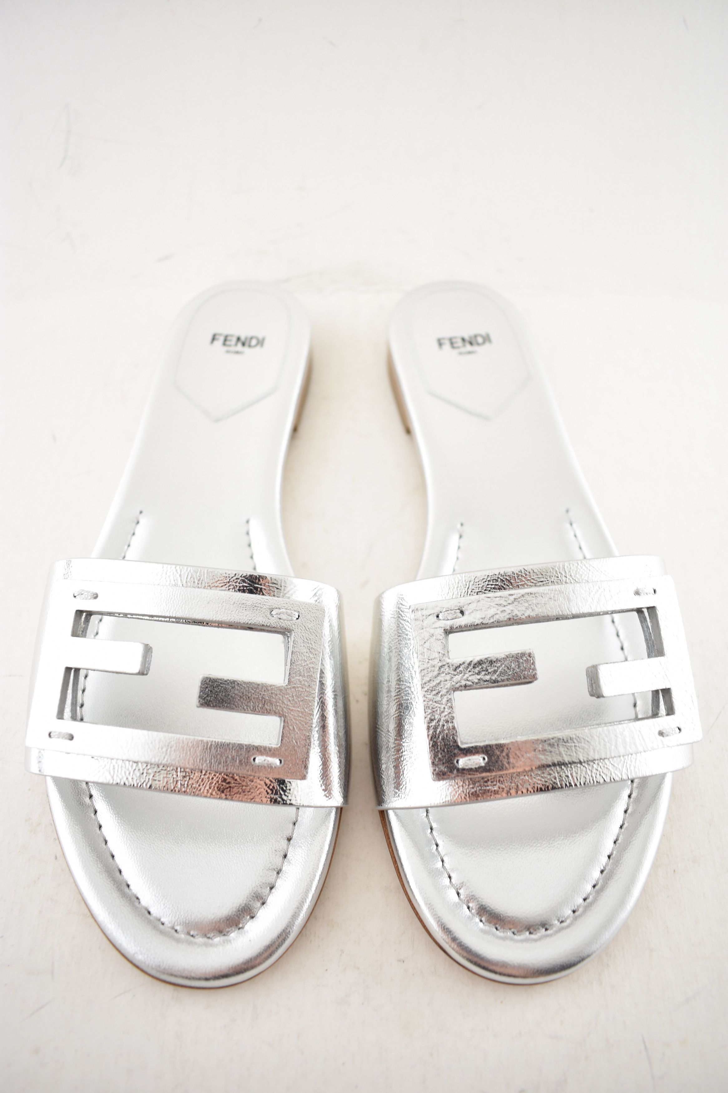 Fendi Fendi Baguette Leather FF Logo Slide Flat Flop Sandal 39 Size US 9 / IT 39 - 8 Thumbnail