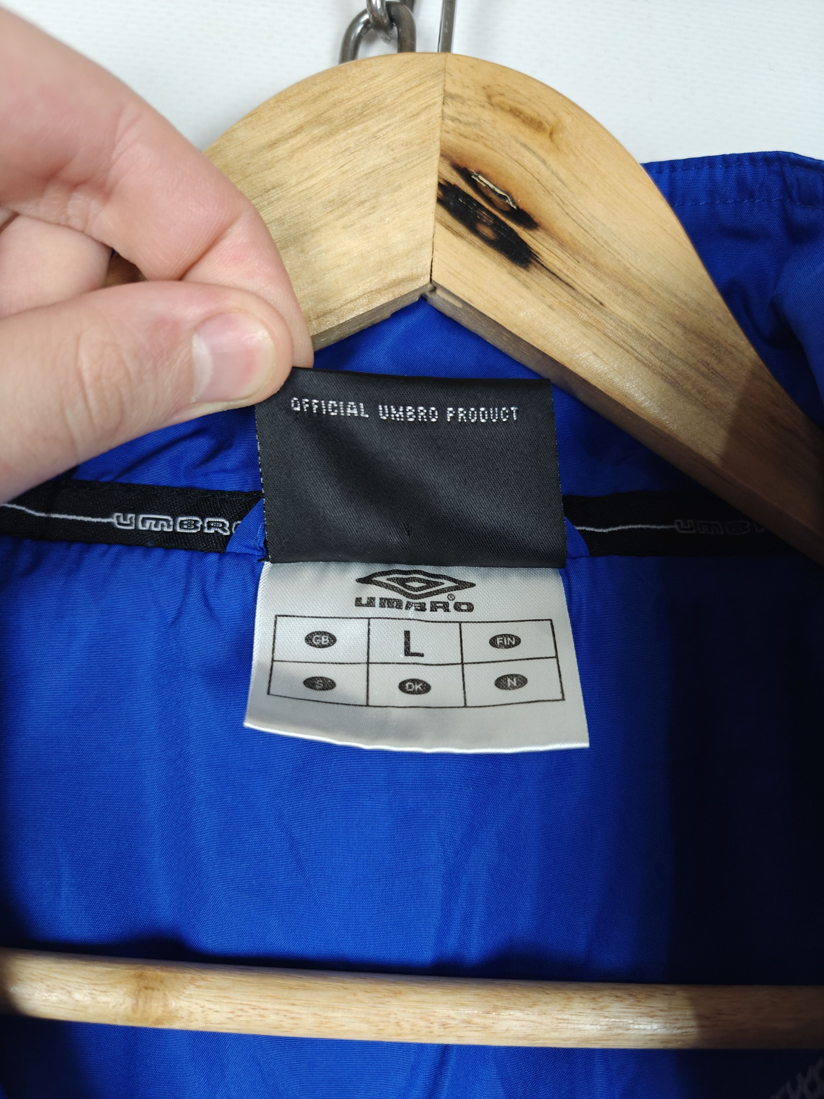 Umbro Umbro Track Jacket Windbreaker Logo Blue size L Size US L / EU 52-54 / 3 - 10 Thumbnail