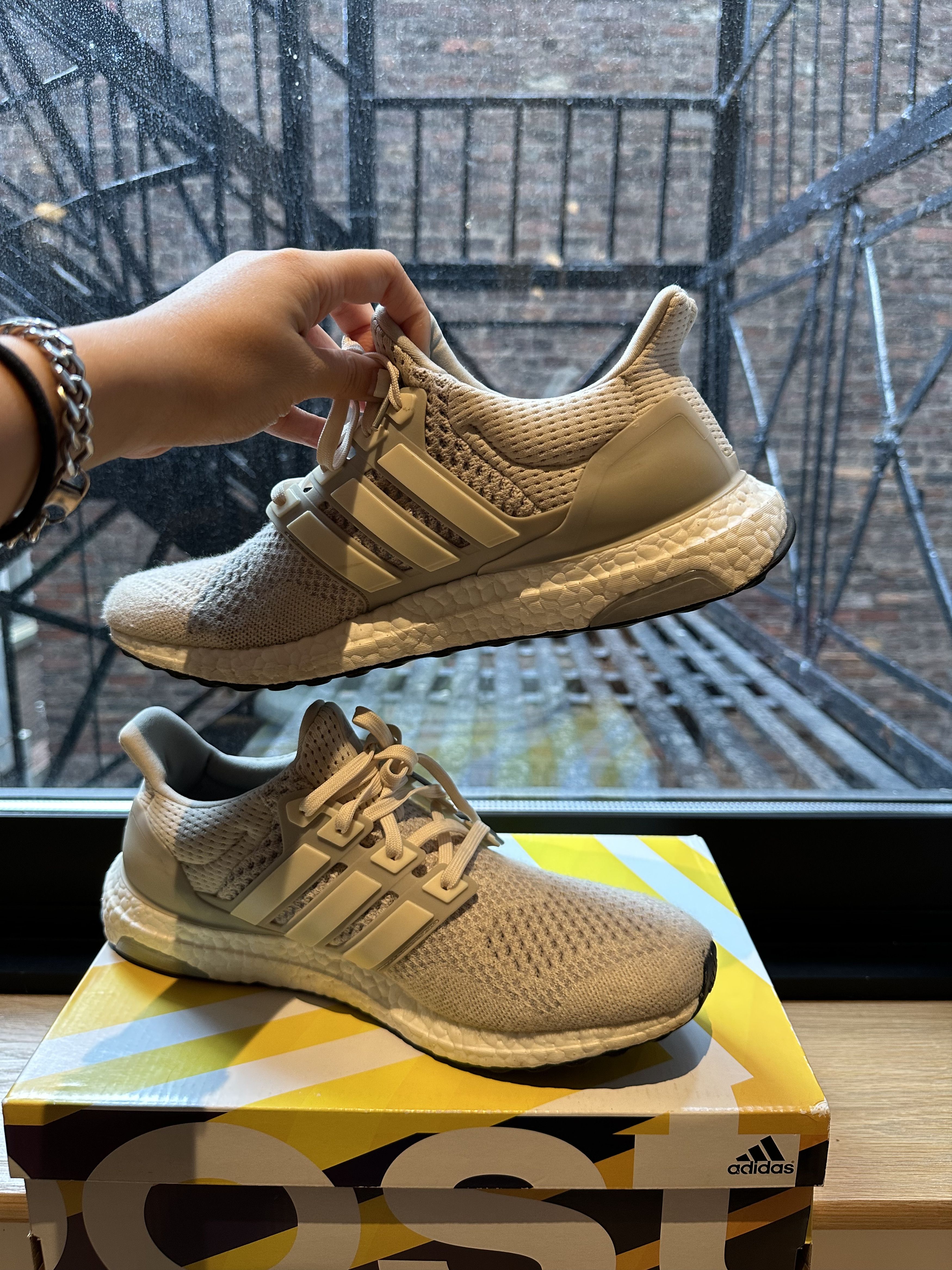 Adidas Adidas ultraBoost Cream 1.0 2015 Size US 10.5 / EU 43-44 - 14 Thumbnail