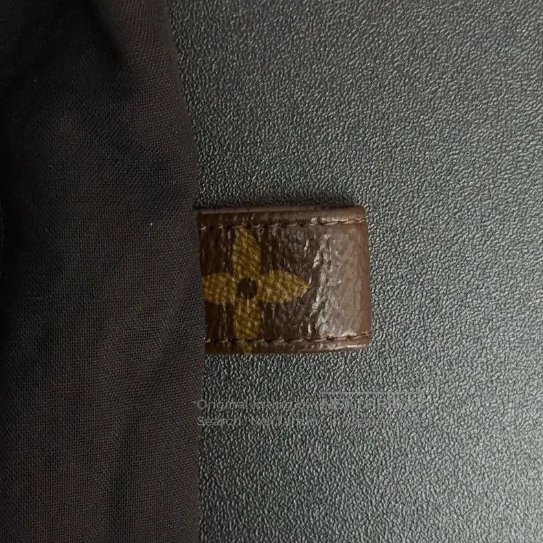 Louis Vuitton Louis Vuitton Black presbyopic leather-label sheep's wool Size US 36 / EU 52 - 7 Thumbnail