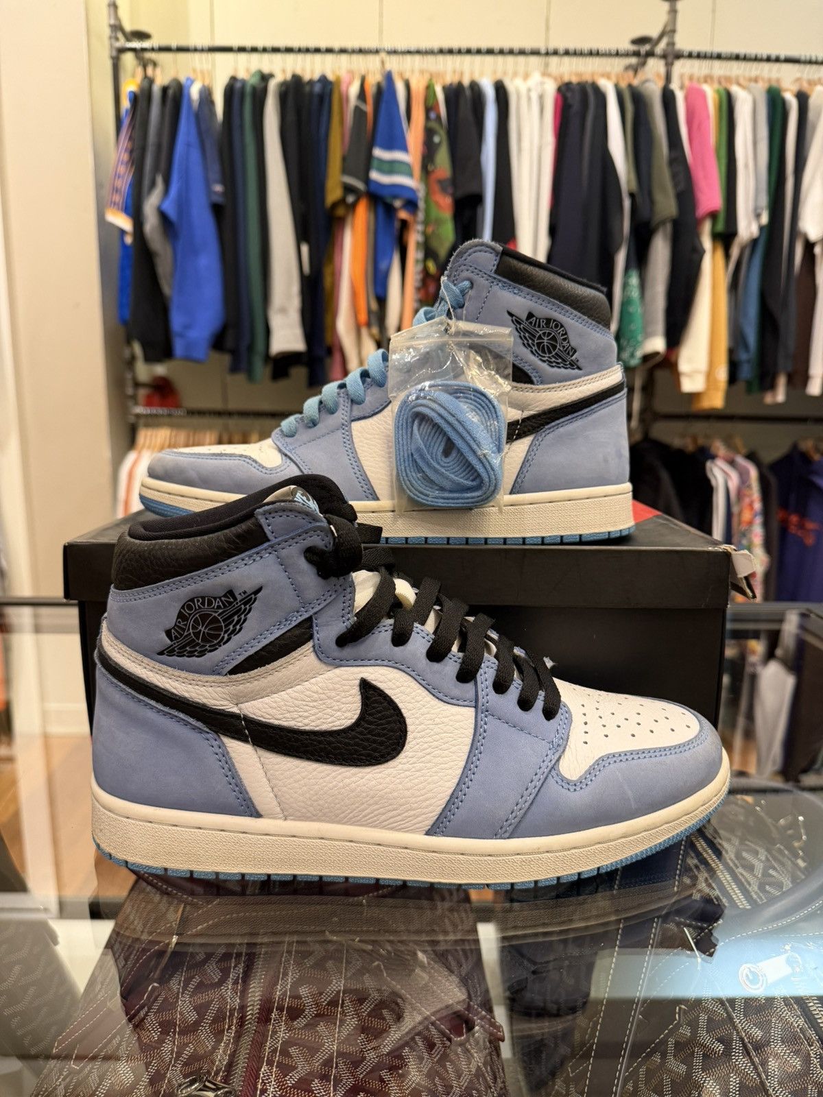 Jordan Brand Jordan 1 Retro High OG University Blue Size US 10 / EU 43 - 1 Thumbnail