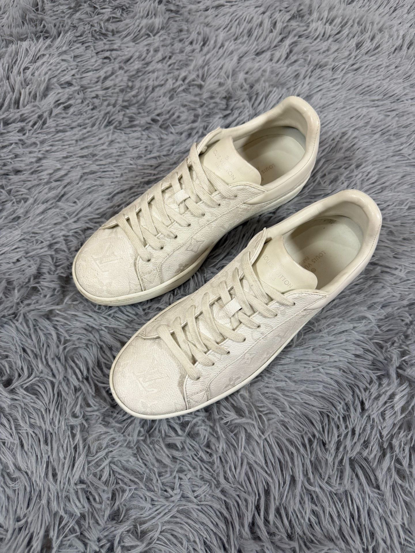 Louis Vuitton Louis Vuitton White Lowtop Sneakers 40 Men Size US 7.5 / EU 40-41 - 1 Thumbnail