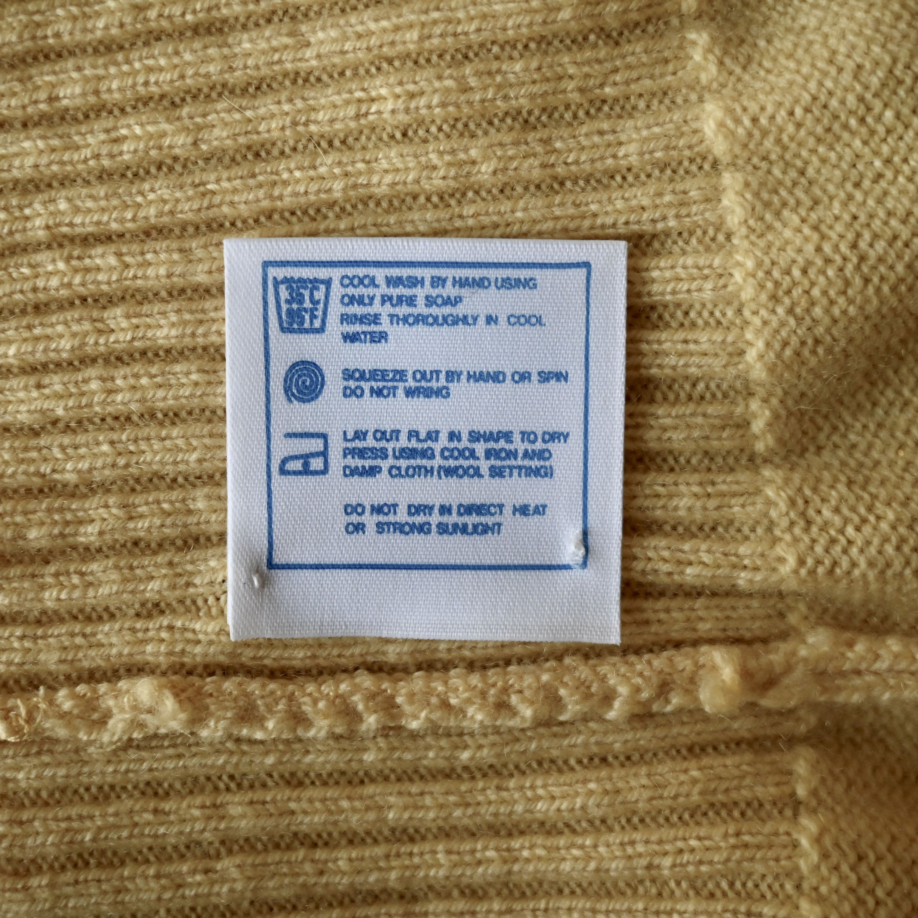 Barneys New York VTG 1990s Kilgour for BARNEYS NY Scottish cashmere sweater Size US L / EU 52-54 / 3 - 15 Thumbnail