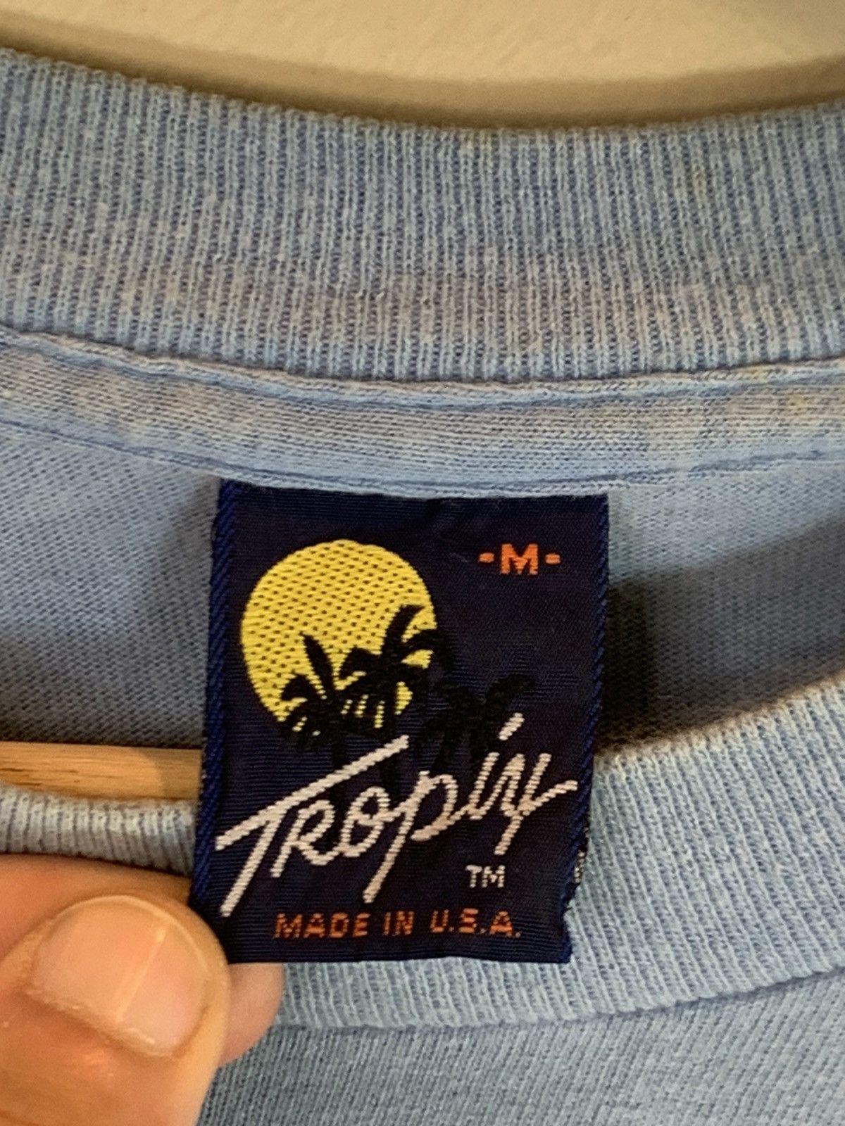 Vintage *RARE* Vintage 1982 Hawaiian Tropic Surf Single Stitch Shirt Size US M / EU 48-50 / 2 - 11 Thumbnail