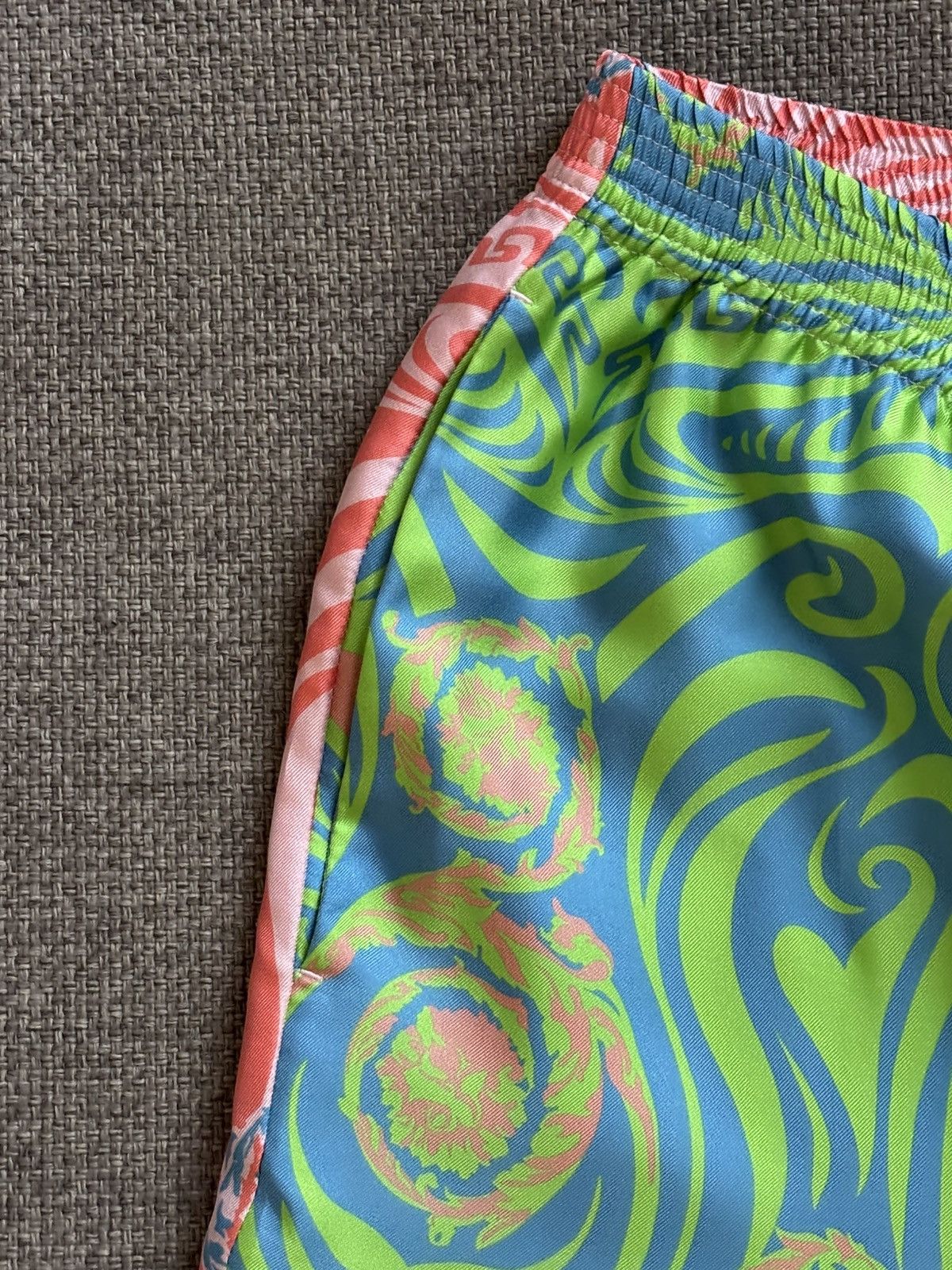 Versace VERSACE Medusa Music Print Bi-colour Silk Shorts Size US 34 / EU 50 - 3 Thumbnail