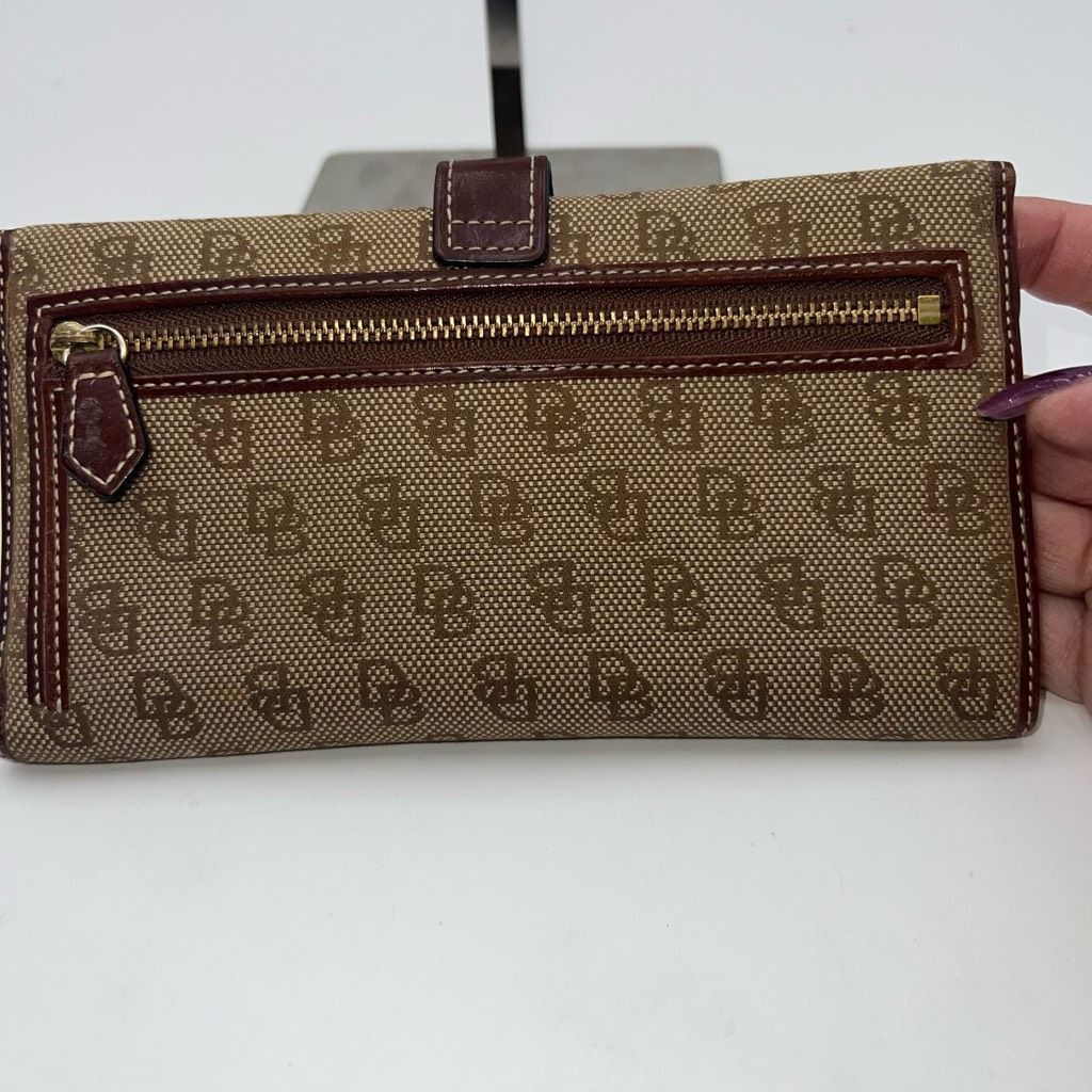 Dooney & Bourke Dooney & Bourke Vintage Piston Lock Long Canvas Signature Wa Size ONE SIZE - 4 Thumbnail