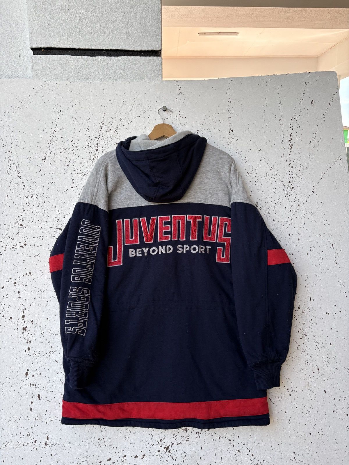 Vintage Rare‼️ Vintage Embroidered Juventus Beyond Sports Big Logo Size US L / EU 52-54 / 3 - 8 Thumbnail
