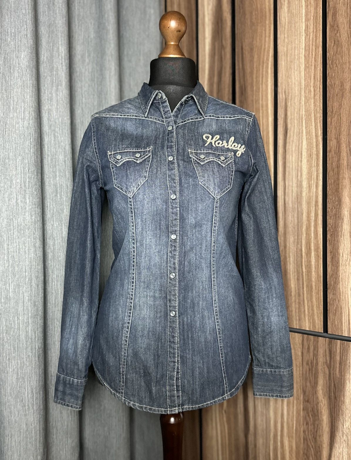 Harley Davidson × Vintage Harley-Davidson Jeans Logo Shirt Women's Size S Size S / US 4 / IT 40 - 1 Thumbnail