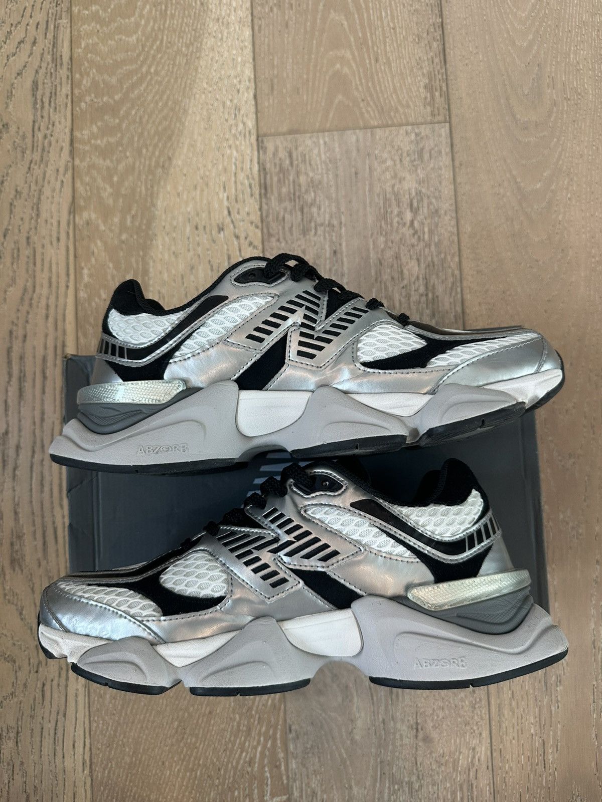 New Balance New Balance 9060 Shoe Palace Metallic Size US 10 / EU 43 - 5 Thumbnail