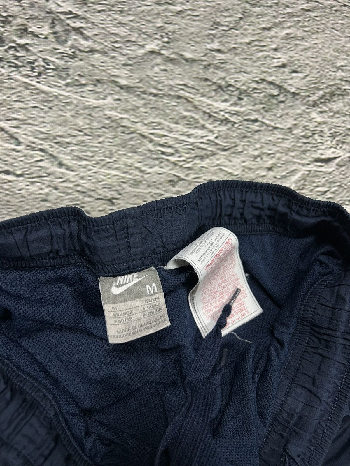 Nike × Vintage Nike vintage navy track pants small swoosh nylon parachute Size US 30 / EU 46 - 4 Thumbnail