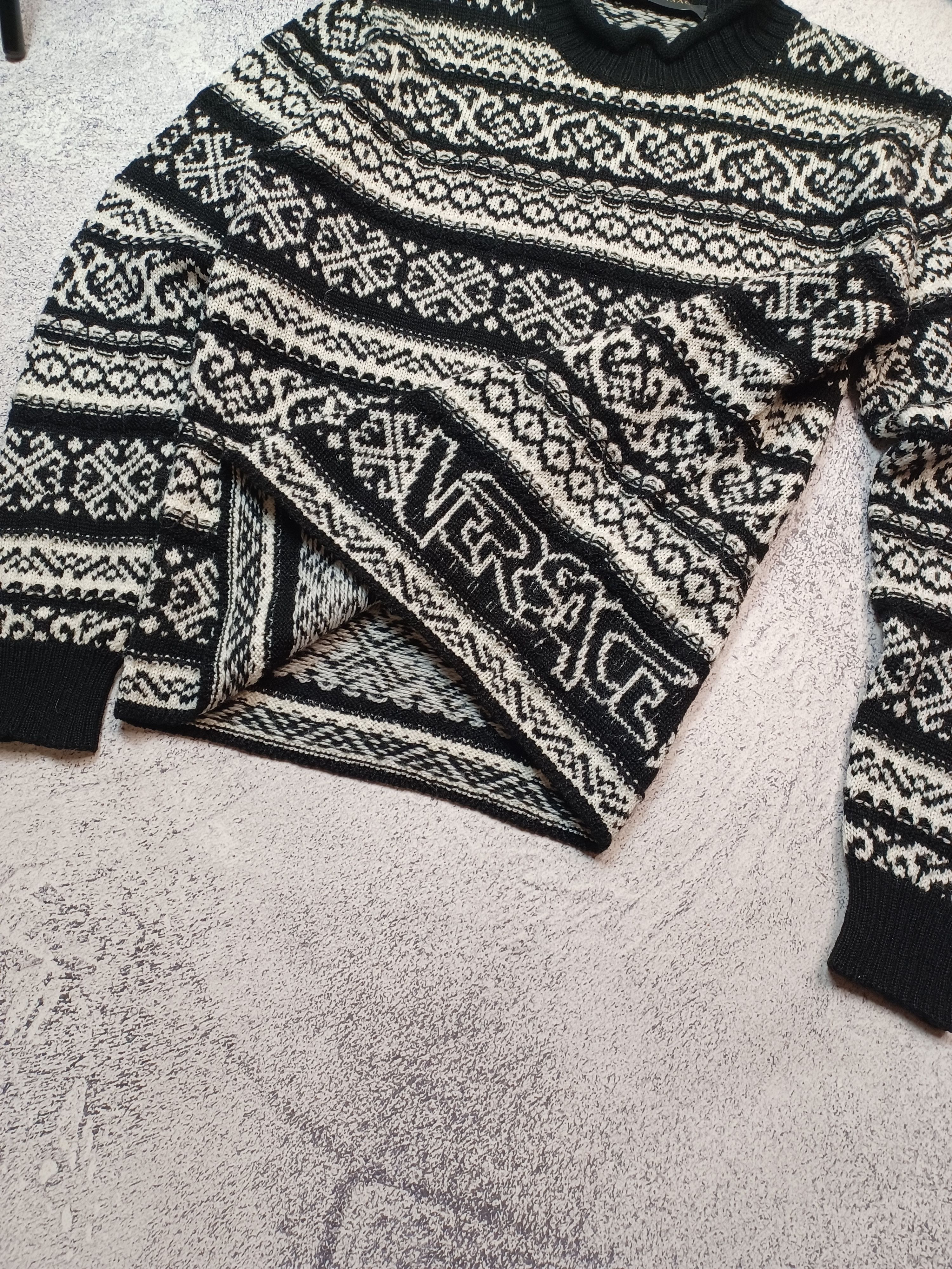 Versace Versace Bold Logo Knit Sweater - Black & White Monochrome Size US M / EU 48-50 / 2 - 5 Thumbnail